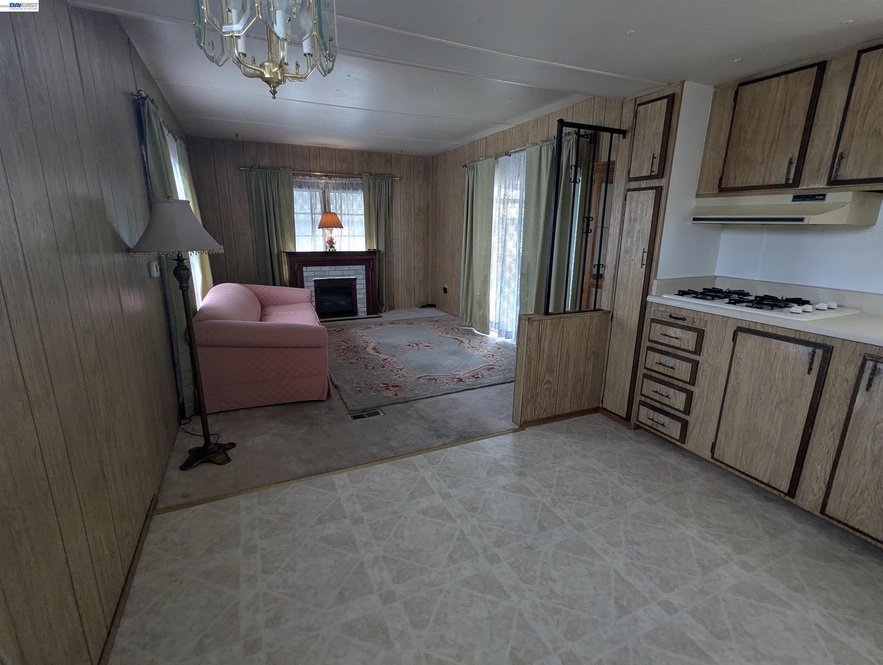 Detail Gallery Image 11 of 33 For 3913 Castro Valley Blvd. #6,  Castro Valley,  CA 94546 - 1 Beds | 1 Baths