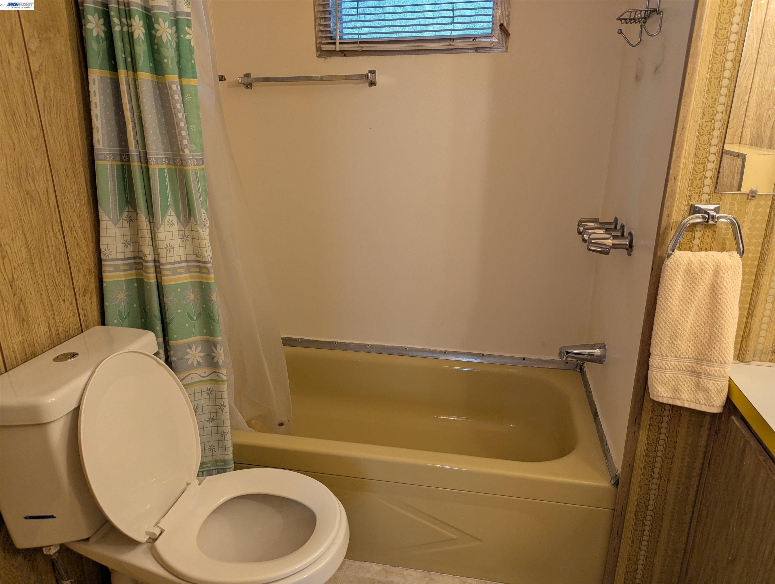 Detail Gallery Image 24 of 33 For 3913 Castro Valley Blvd. #6,  Castro Valley,  CA 94546 - 1 Beds | 1 Baths