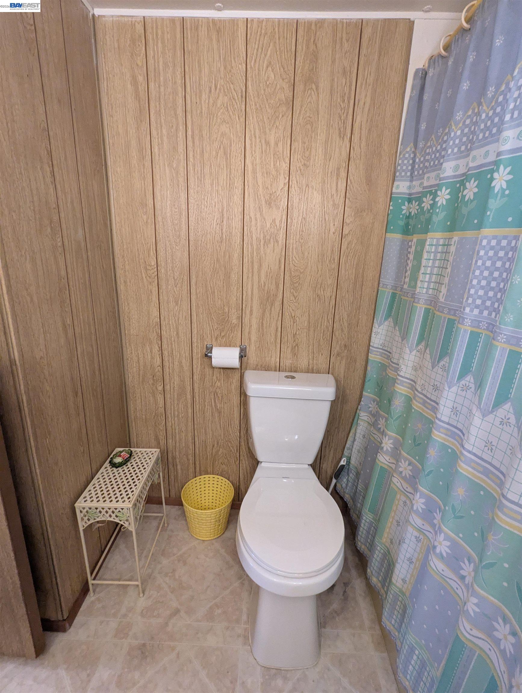 Detail Gallery Image 25 of 33 For 3913 Castro Valley Blvd. #6,  Castro Valley,  CA 94546 - 1 Beds | 1 Baths