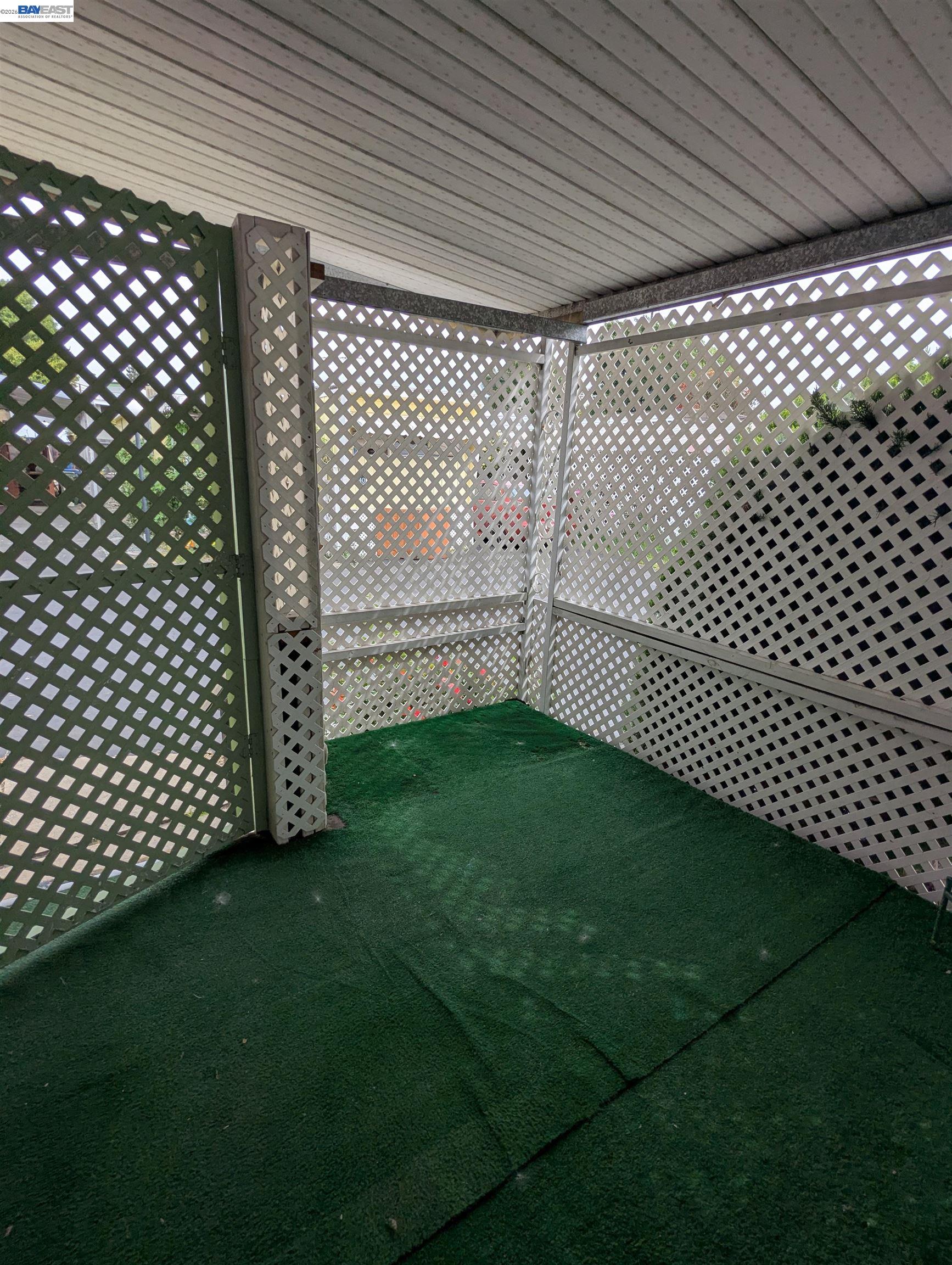 Detail Gallery Image 5 of 33 For 3913 Castro Valley Blvd. #6,  Castro Valley,  CA 94546 - 1 Beds | 1 Baths