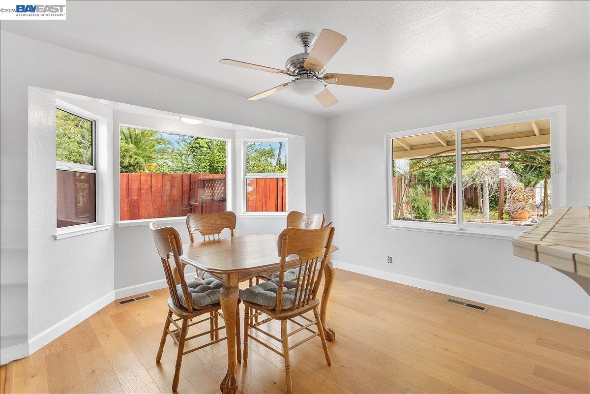 Detail Gallery Image 21 of 60 For 24805 Canyon View Ct, Hayward,  CA 94541 - 3 Beds | 2 Baths