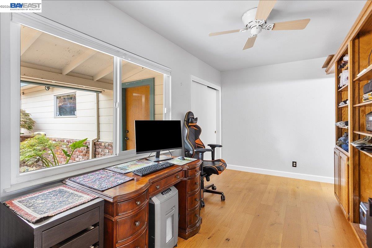 Detail Gallery Image 25 of 60 For 24805 Canyon View Ct, Hayward,  CA 94541 - 3 Beds | 2 Baths