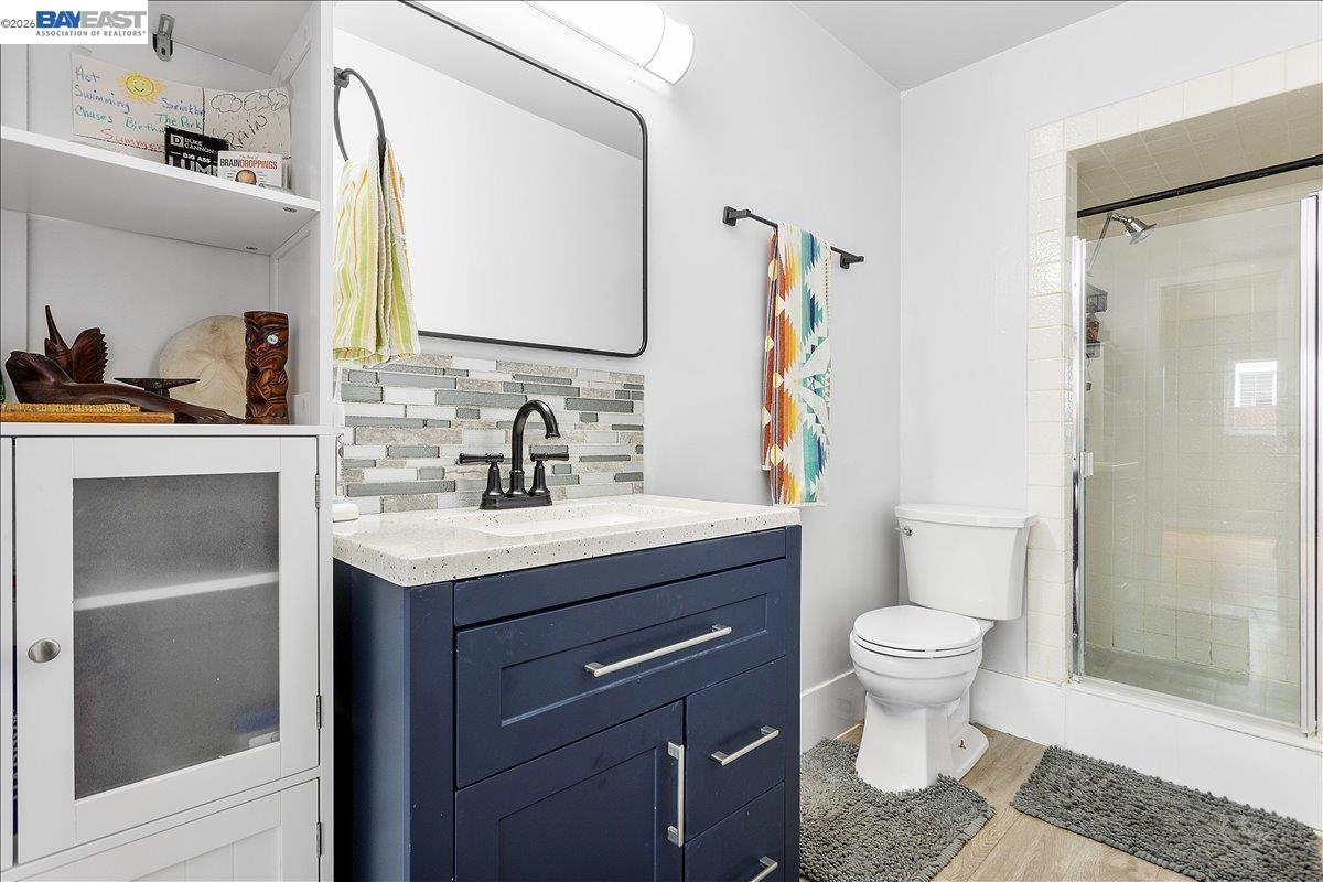 Detail Gallery Image 28 of 60 For 24805 Canyon View Ct, Hayward,  CA 94541 - 3 Beds | 2 Baths