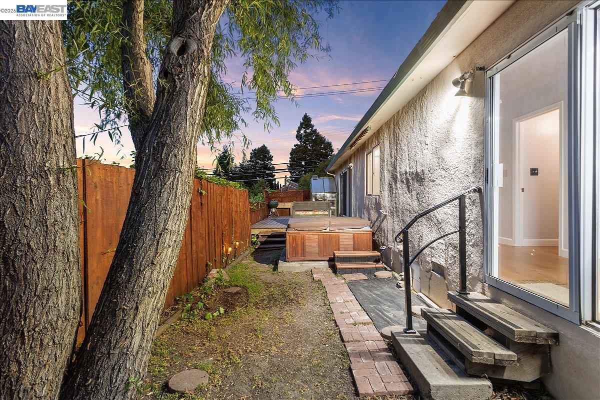 Detail Gallery Image 51 of 60 For 24805 Canyon View Ct, Hayward,  CA 94541 - 3 Beds | 2 Baths