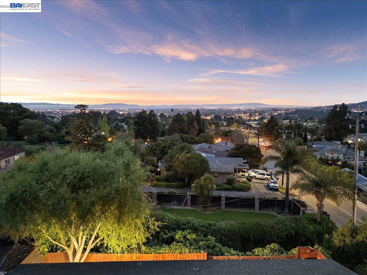 Detail Gallery Image 53 of 60 For 24805 Canyon View Ct, Hayward,  CA 94541 - 3 Beds | 2 Baths