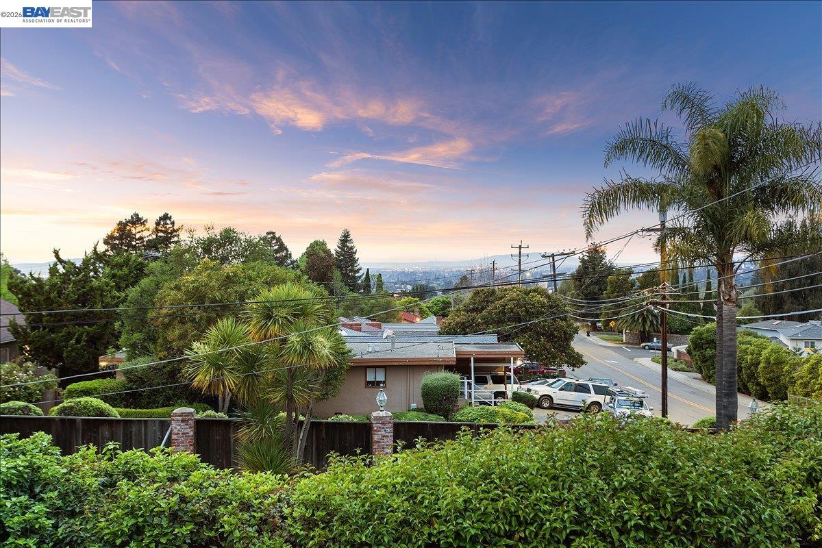 Detail Gallery Image 55 of 60 For 24805 Canyon View Ct, Hayward,  CA 94541 - 3 Beds | 2 Baths