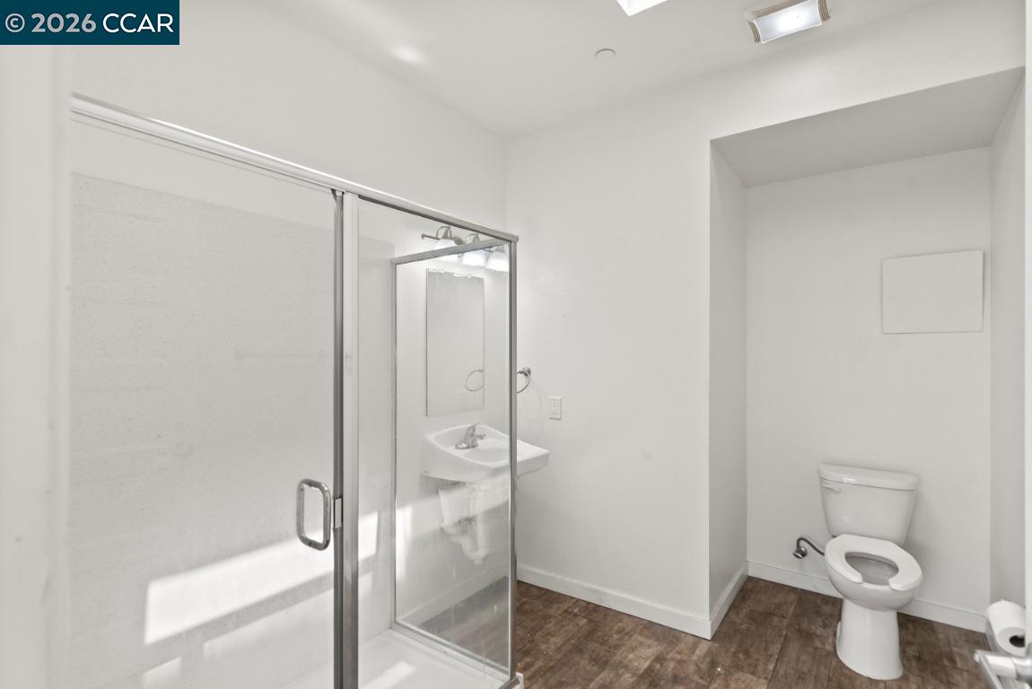 Detail Gallery Image 6 of 15 For 646 Hegenberger, Oakland,  CA 95621 - 1 Beds | 1 Baths