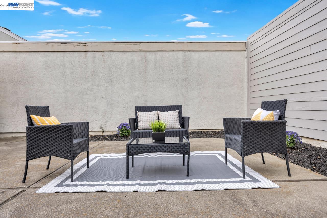 Detail Gallery Image 16 of 37 For 4034 Rennellwood Way, Pleasanton,  CA 94566 - 3 Beds | 2 Baths