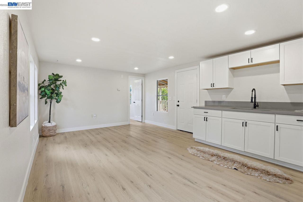 Detail Gallery Image 11 of 31 For 828 Olivina Ave #11,  Livermore,  CA 94551 - 2 Beds | 2 Baths