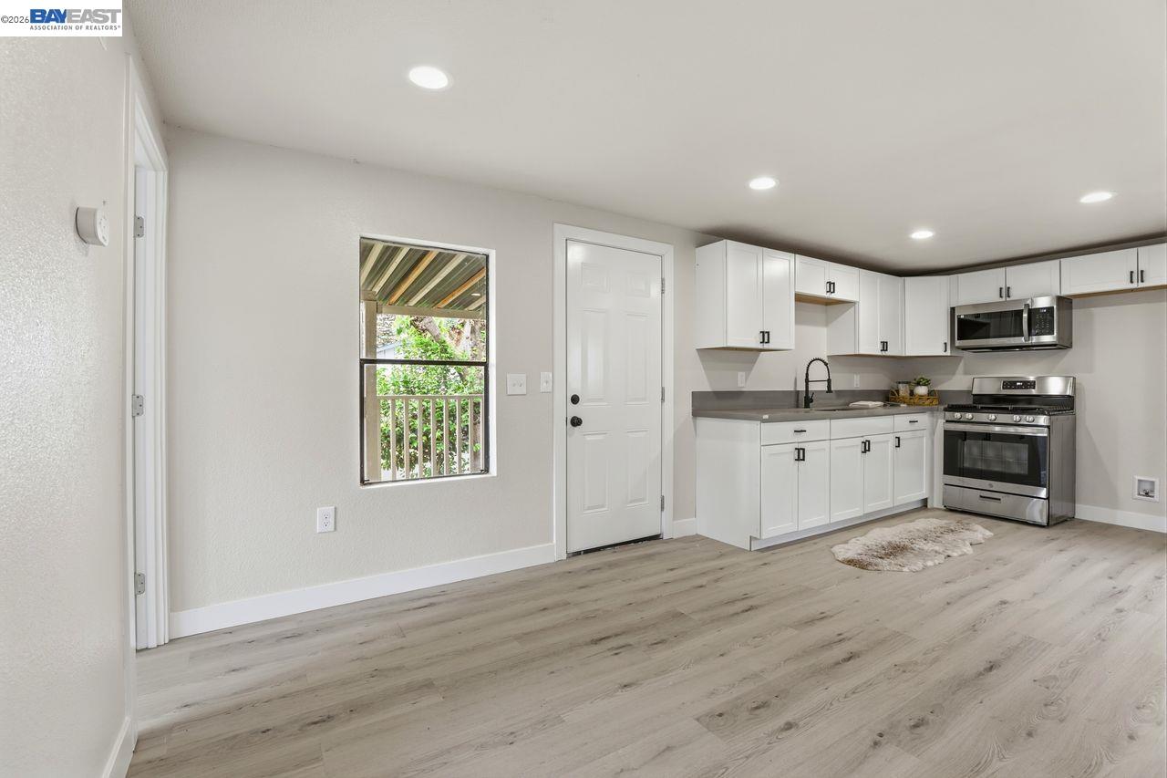 Detail Gallery Image 12 of 31 For 828 Olivina Ave #11,  Livermore,  CA 94551 - 2 Beds | 2 Baths
