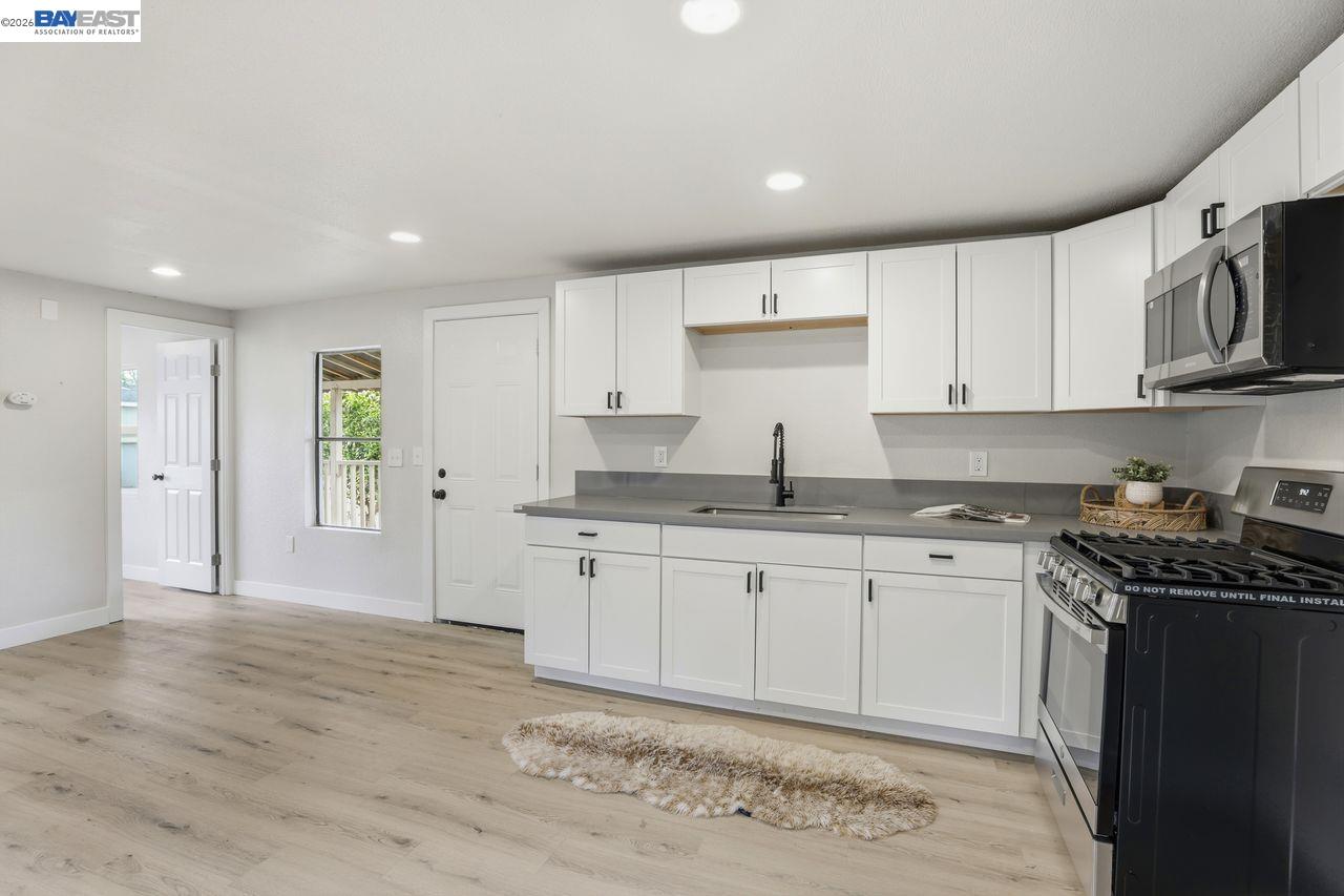 Detail Gallery Image 14 of 31 For 828 Olivina Ave #11,  Livermore,  CA 94551 - 2 Beds | 2 Baths