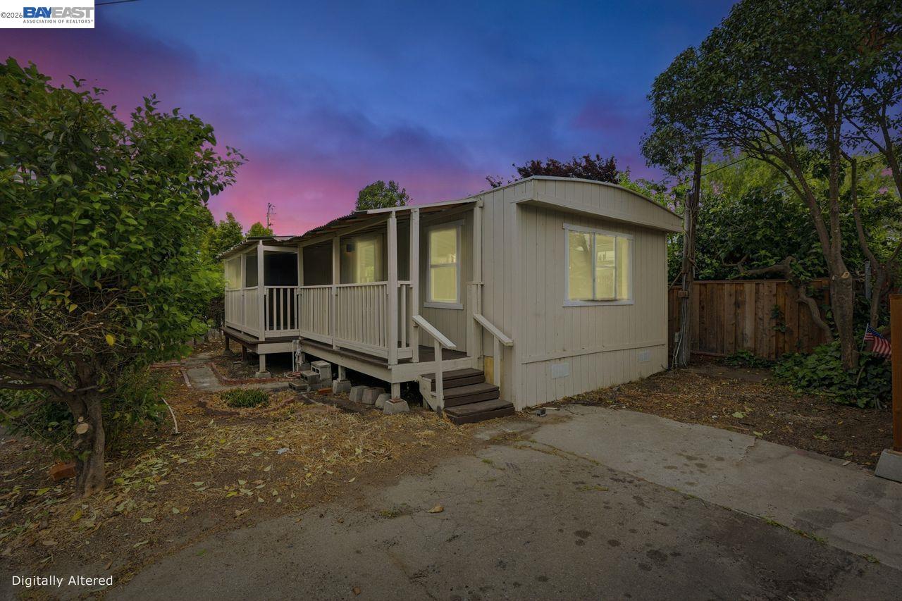 Detail Gallery Image 3 of 31 For 828 Olivina Ave #11,  Livermore,  CA 94551 - 2 Beds | 2 Baths