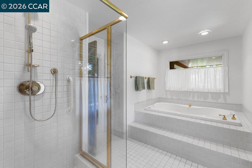 Detail Gallery Image 25 of 49 For 2255 Alameda Diablo, Diablo,  CA 94528 - 5 Beds | 3/2 Baths