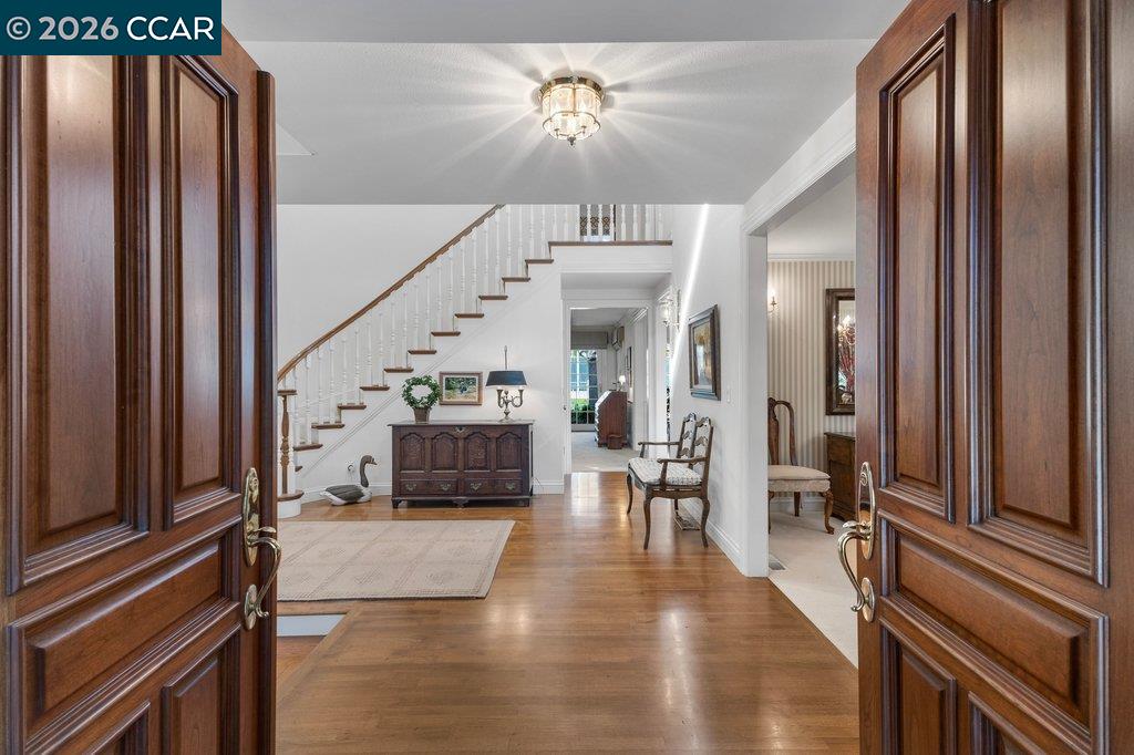 Detail Gallery Image 5 of 49 For 2255 Alameda Diablo, Diablo,  CA 94528 - 5 Beds | 3/2 Baths