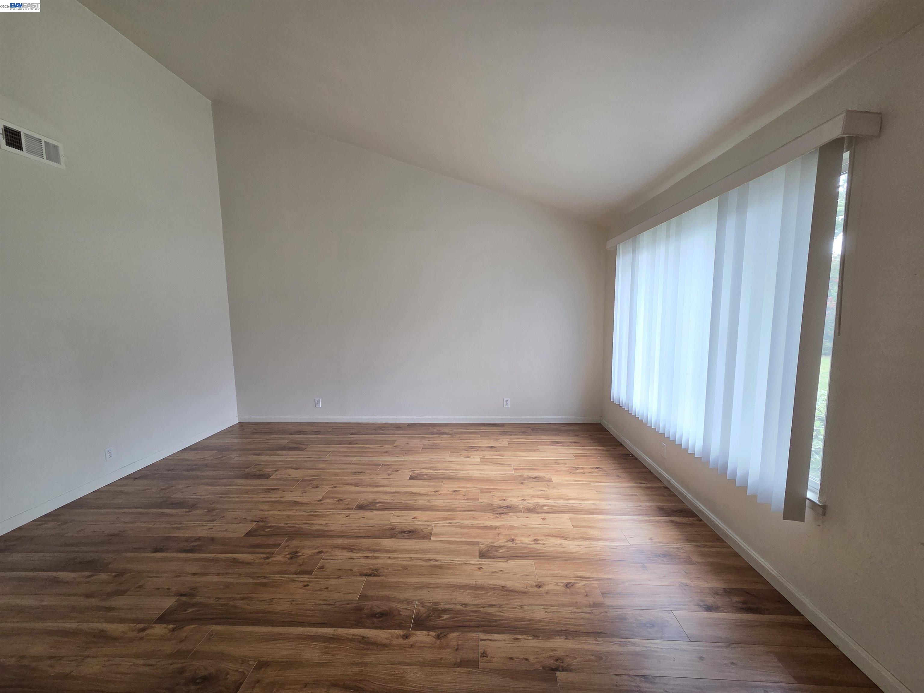 Detail Gallery Image 3 of 22 For 7601 Redbud Ct, Newark,  CA 94560 - 3 Beds | 1/1 Baths