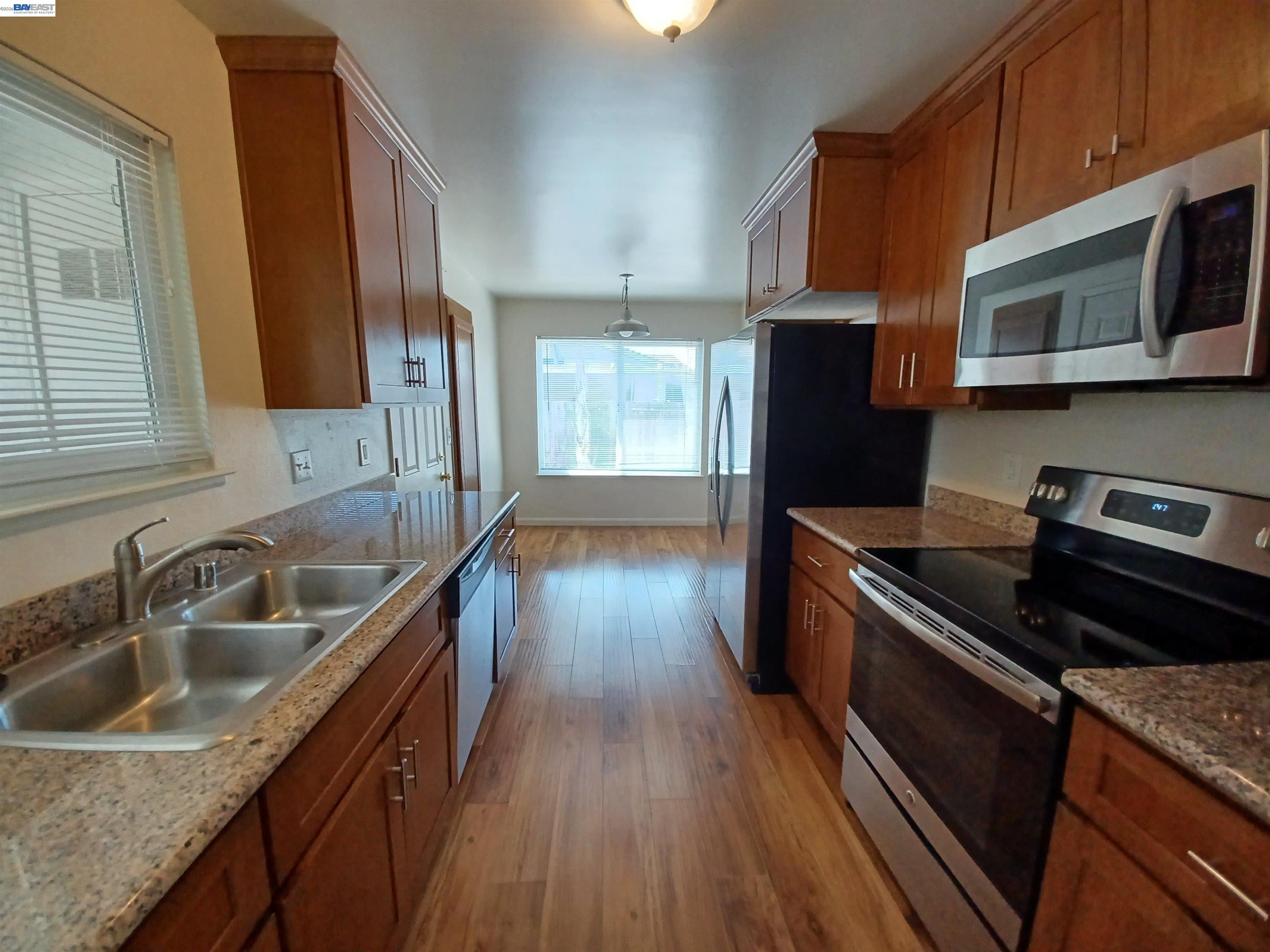 Detail Gallery Image 6 of 22 For 7601 Redbud Ct, Newark,  CA 94560 - 3 Beds | 1/1 Baths