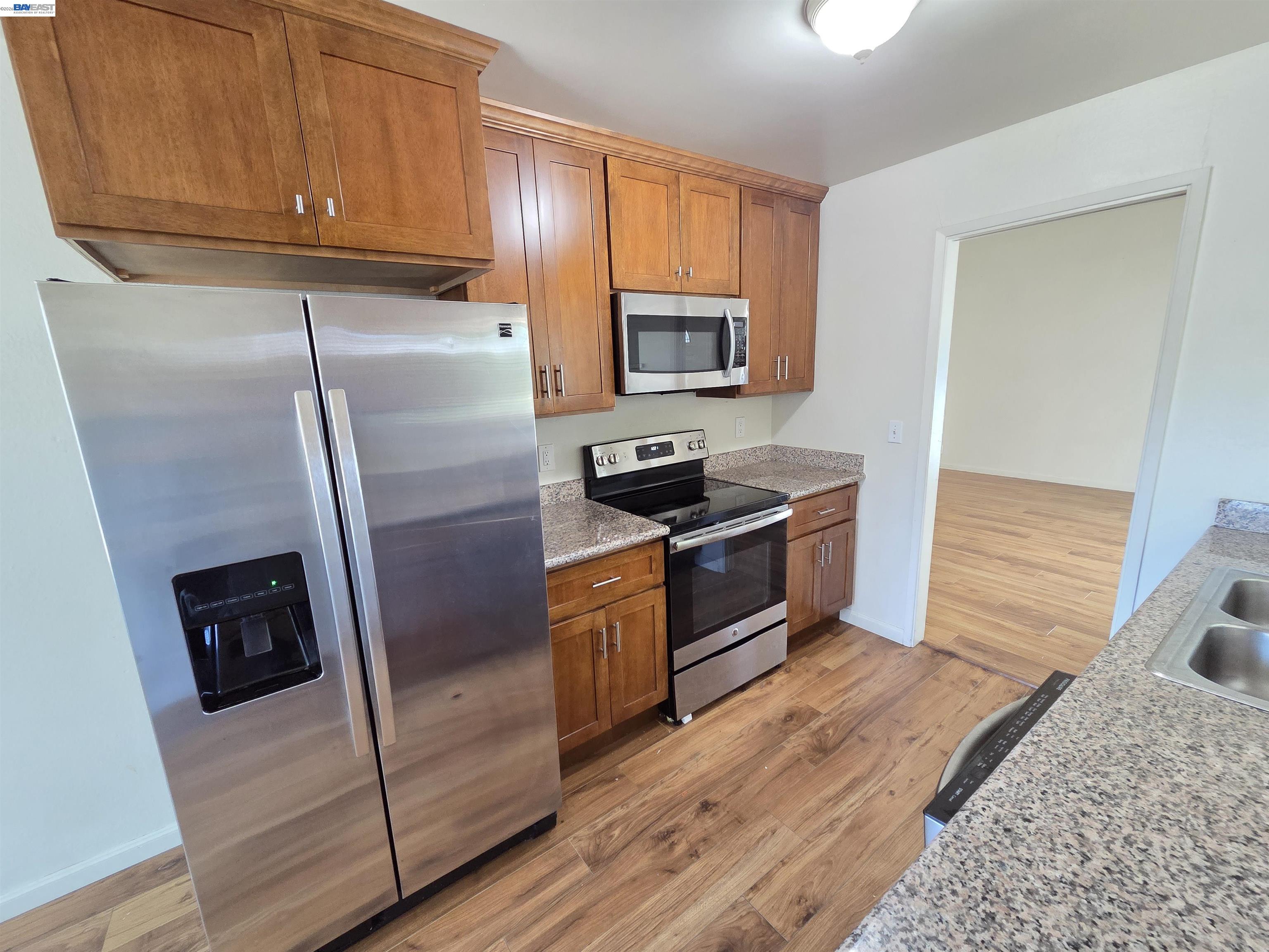 Detail Gallery Image 8 of 22 For 7601 Redbud Ct, Newark,  CA 94560 - 3 Beds | 1/1 Baths