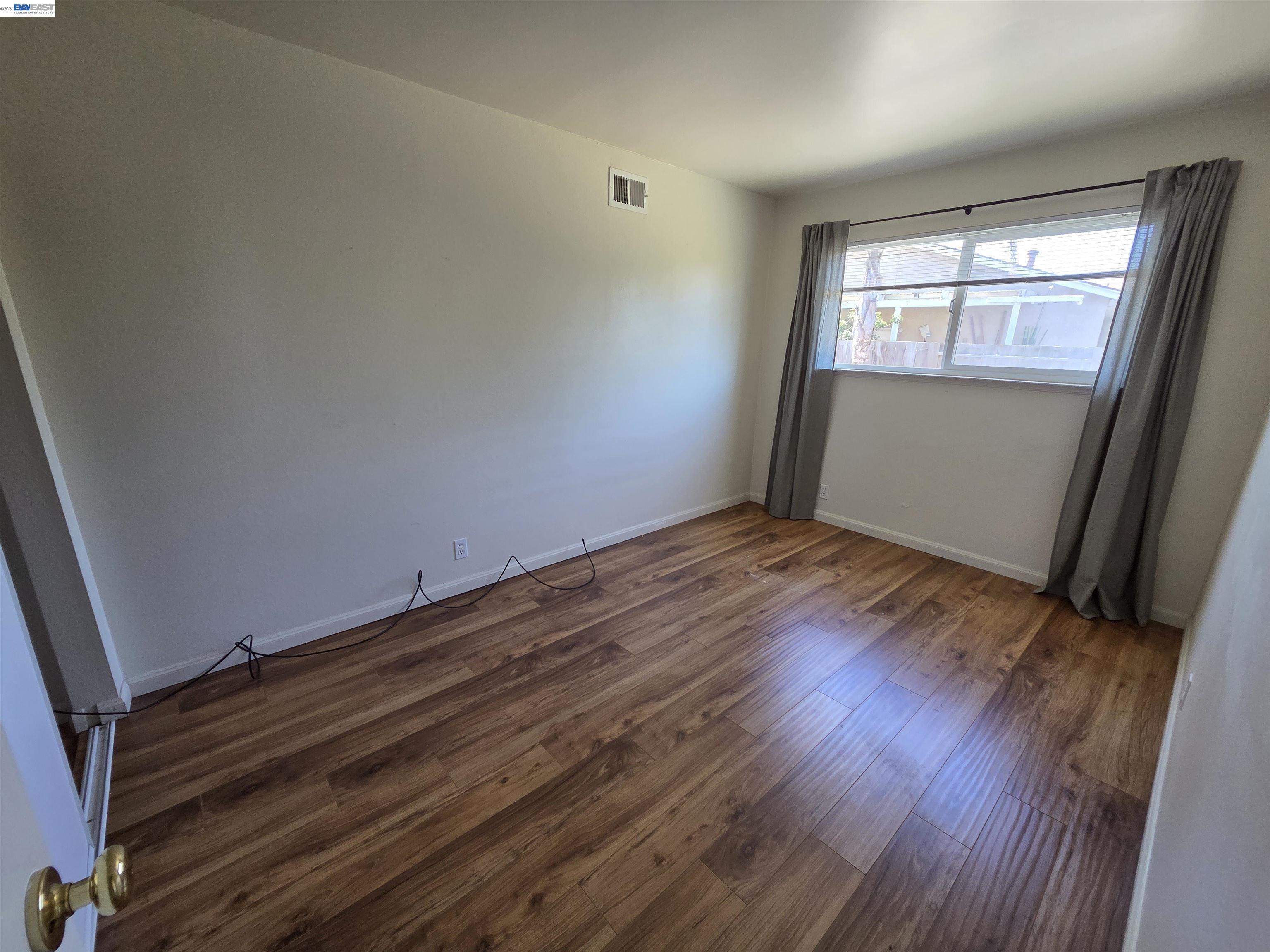 Detail Gallery Image 10 of 22 For 7601 Redbud Ct, Newark,  CA 94560 - 3 Beds | 1/1 Baths