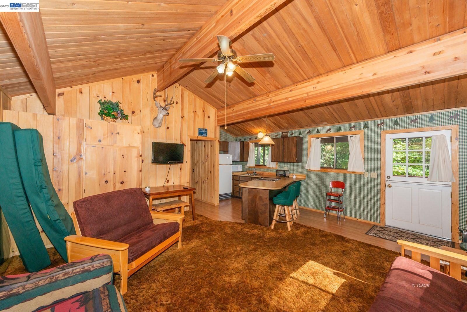 Detail Gallery Image 6 of 43 For 761 Lake Forest Dr., Trinity Center,  CA 96091 - 2 Beds | 1 Baths