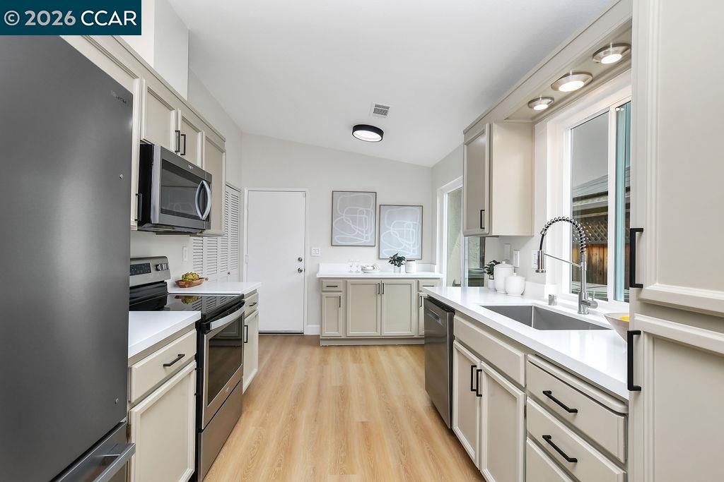 Detail Gallery Image 11 of 37 For 4345 Mehaffey Way, Oakley,  CA 94561 - 3 Beds | 2 Baths