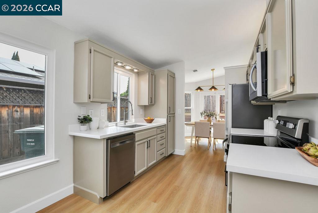 Detail Gallery Image 13 of 37 For 4345 Mehaffey Way, Oakley,  CA 94561 - 3 Beds | 2 Baths