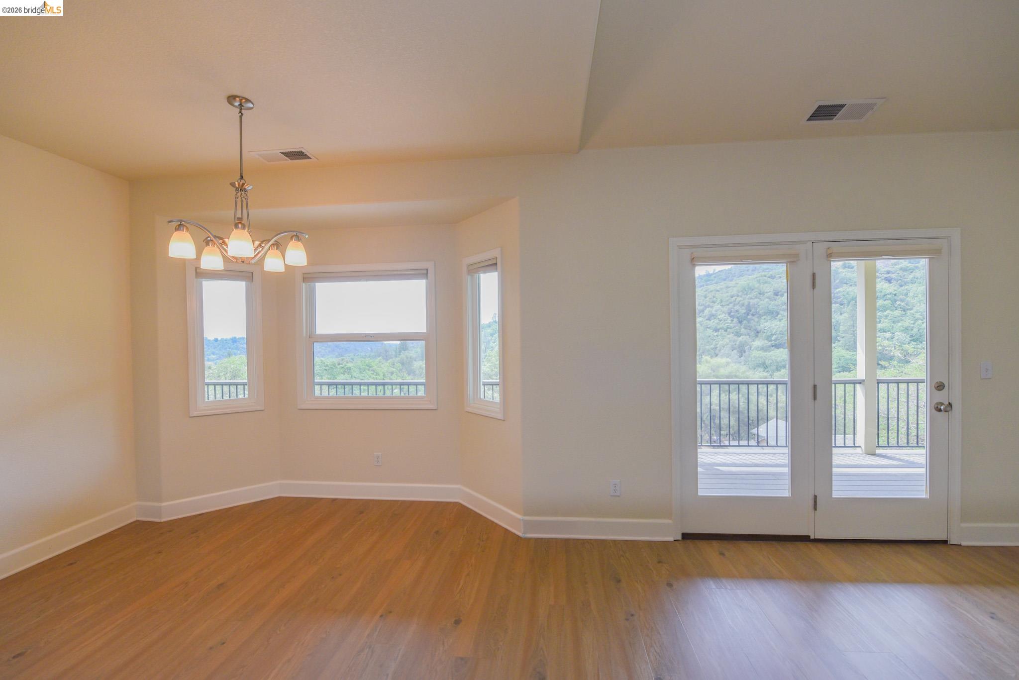 Detail Gallery Image 7 of 51 For 294 S Arbona Circle, Sonora,  CA 95370 - 3 Beds | 2/1 Baths