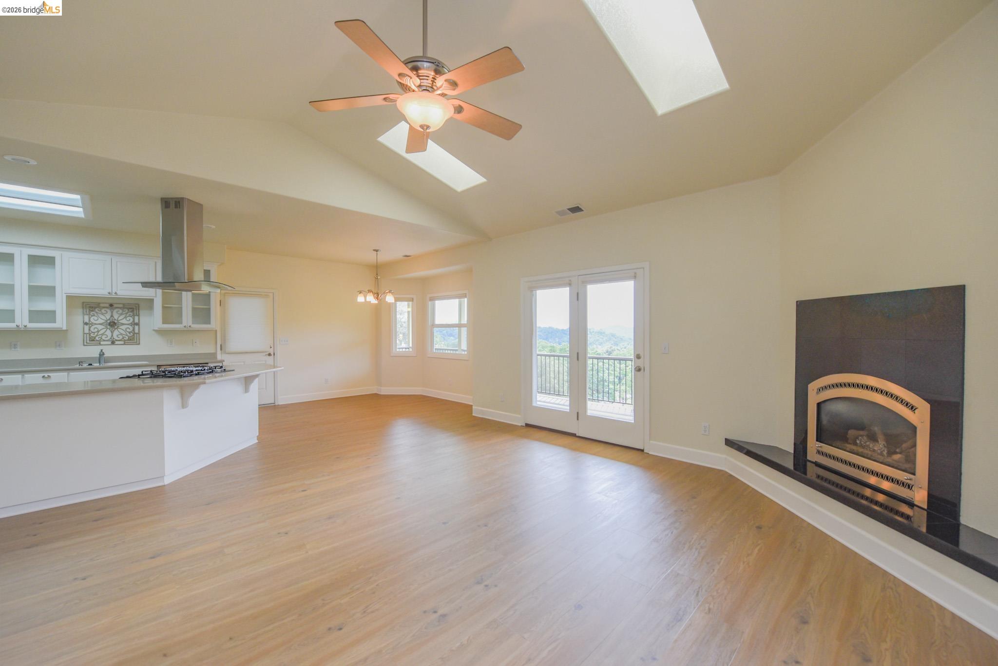 Detail Gallery Image 8 of 51 For 294 S Arbona Circle, Sonora,  CA 95370 - 3 Beds | 2/1 Baths