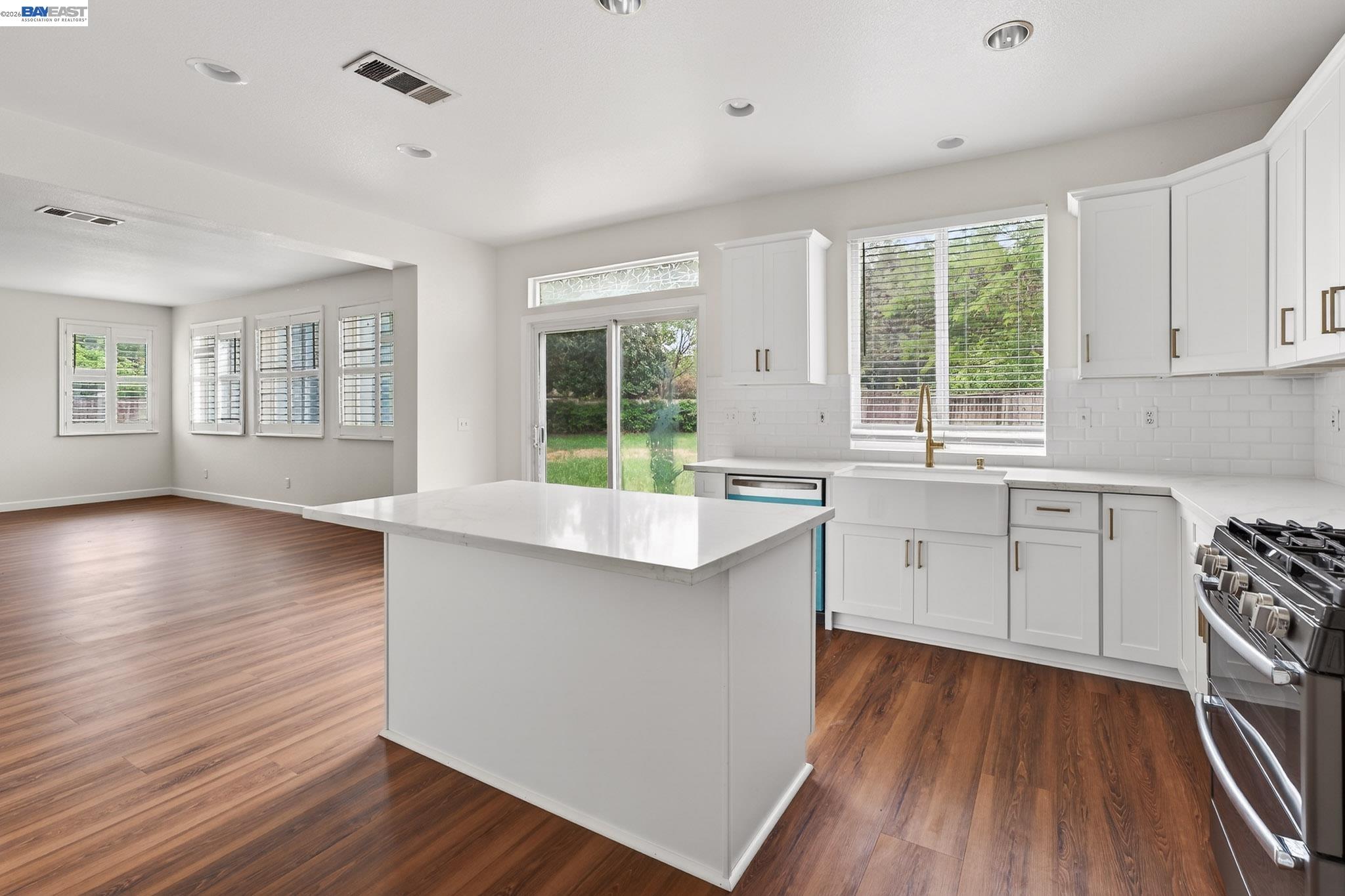 Detail Gallery Image 13 of 55 For Mono Ct, Stockton,  CA 95219 - 5 Beds | 2/1 Baths