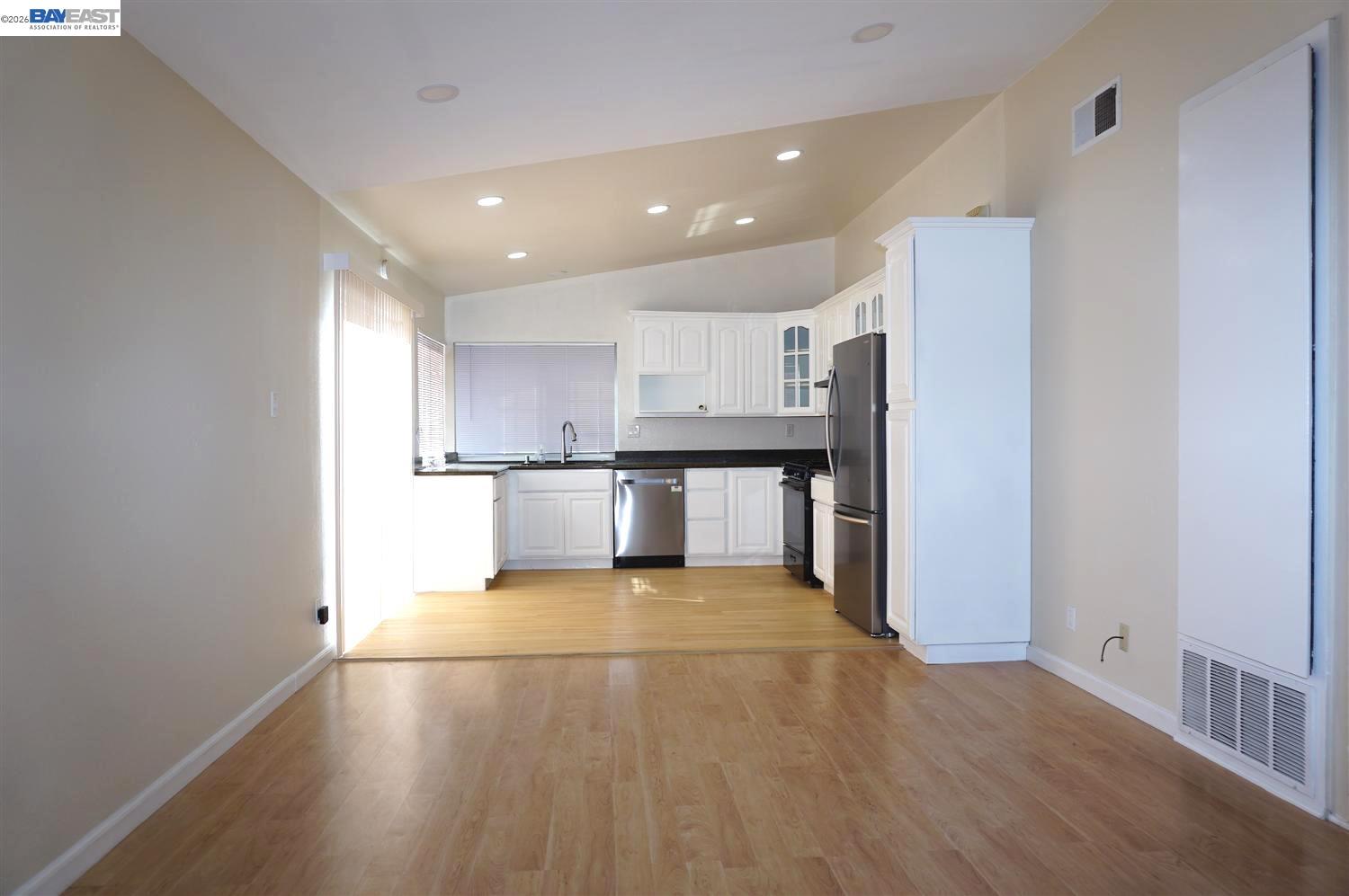 Detail Gallery Image 7 of 40 For 5064 Anaheim Loop, Union City,  CA 94587 - 4 Beds | 2 Baths