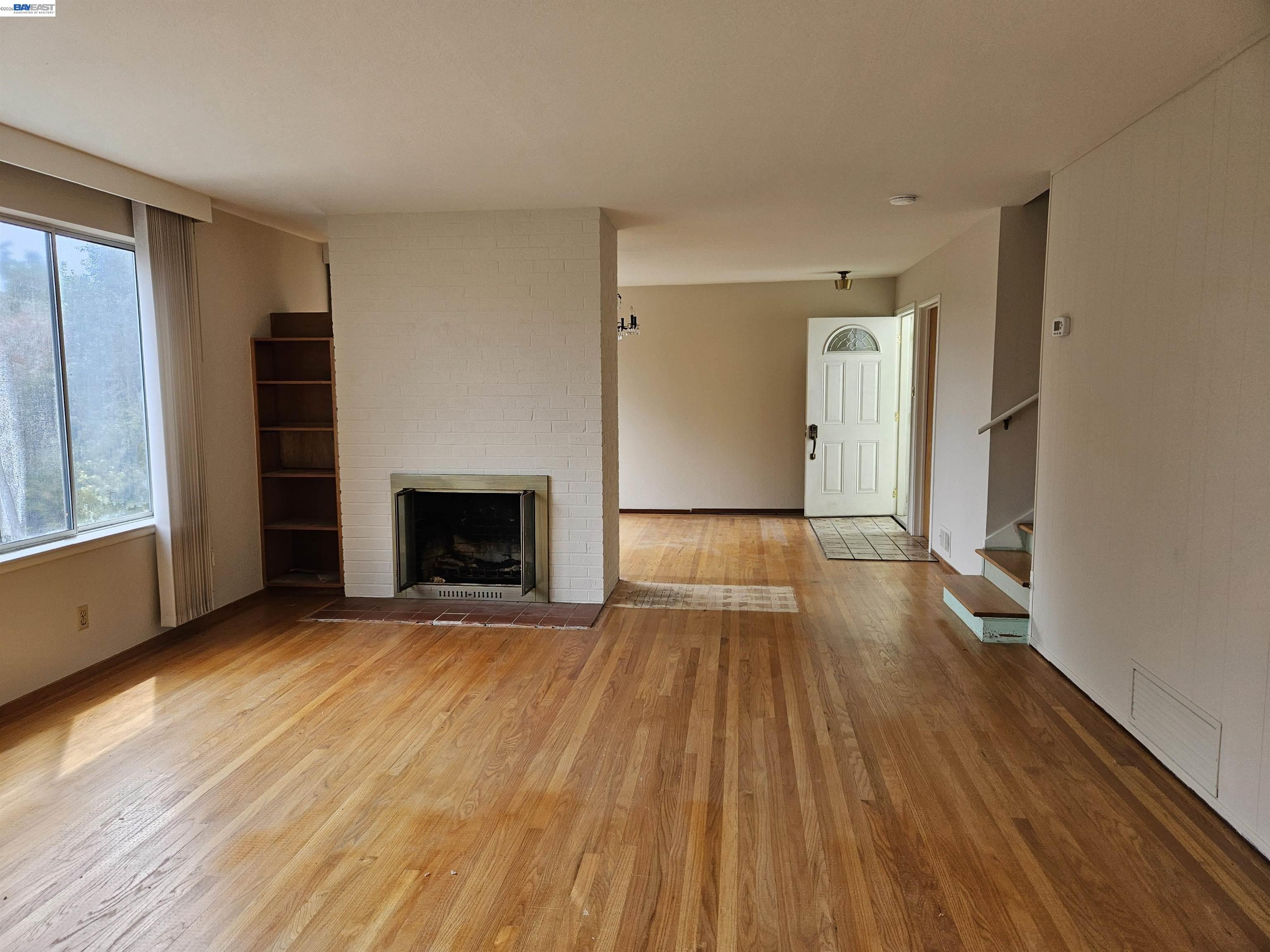 Detail Gallery Image 3 of 13 For 18758 Crane Ave, Castro Valley,  CA 94546 - 3 Beds | 3 Baths