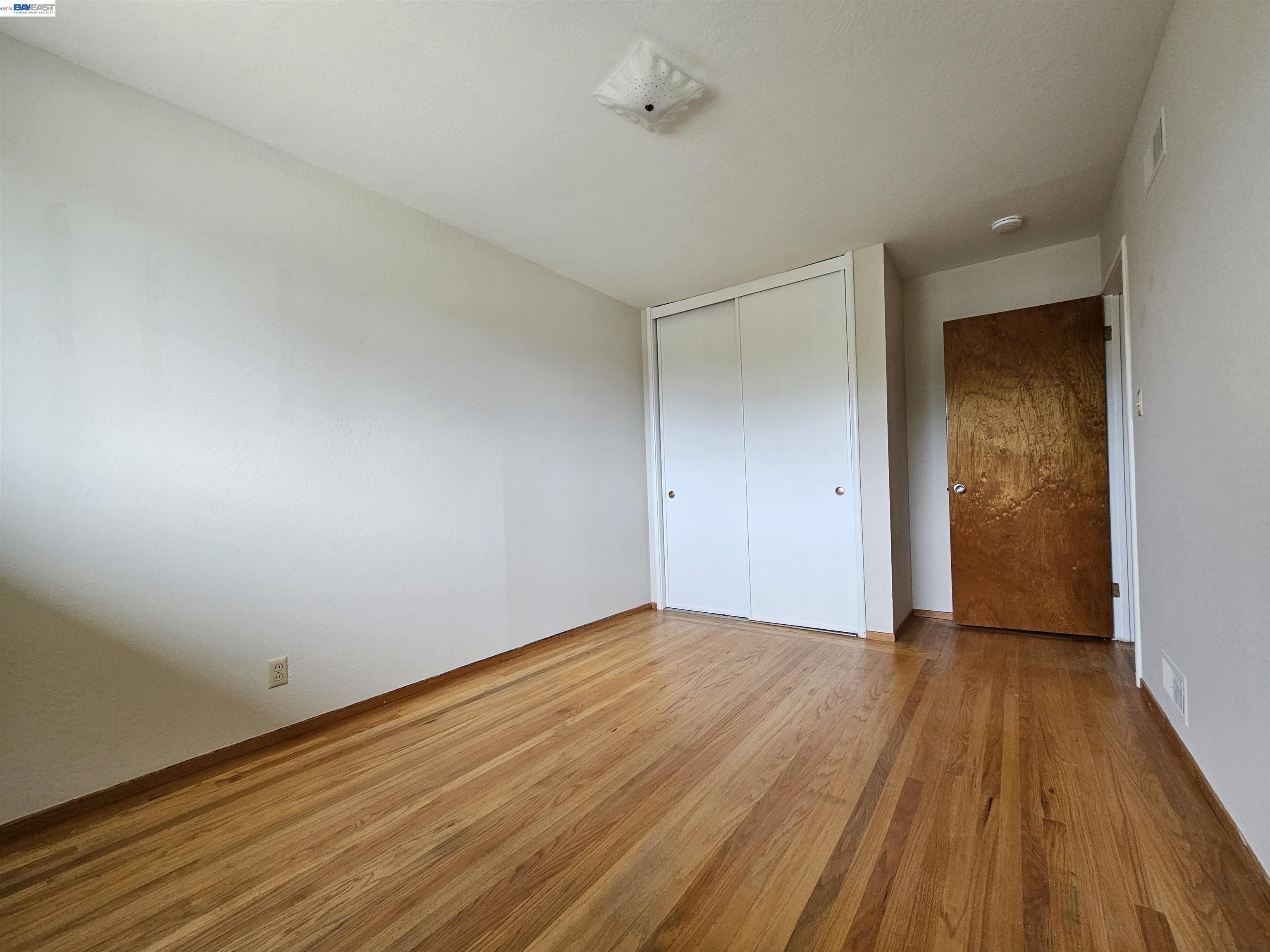 Detail Gallery Image 10 of 13 For 18758 Crane Ave, Castro Valley,  CA 94546 - 3 Beds | 3 Baths