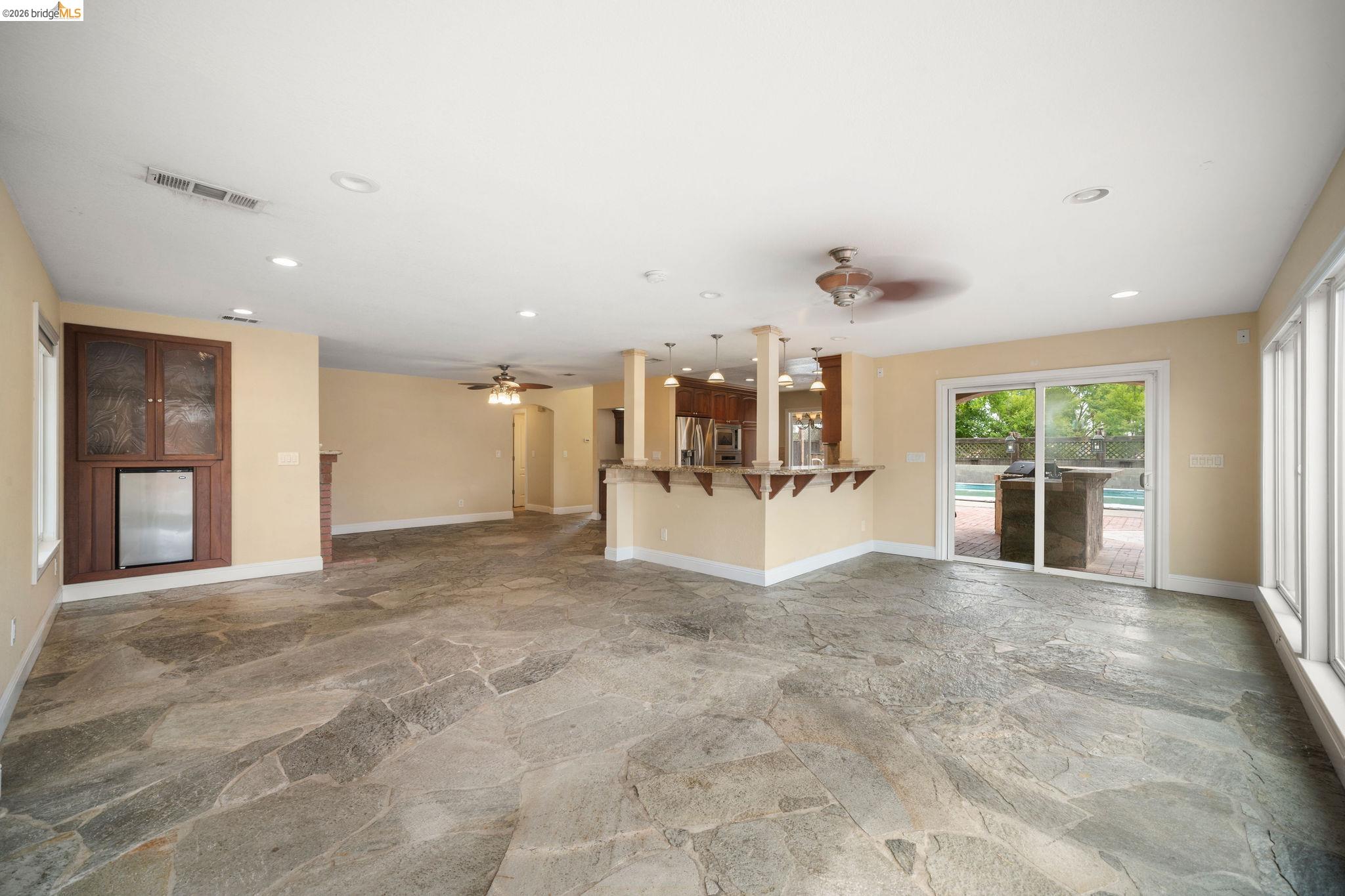 Detail Gallery Image 15 of 45 For 2002 Montauk Ct, Discovery Bay,  CA 94505 - 3 Beds | 2/1 Baths