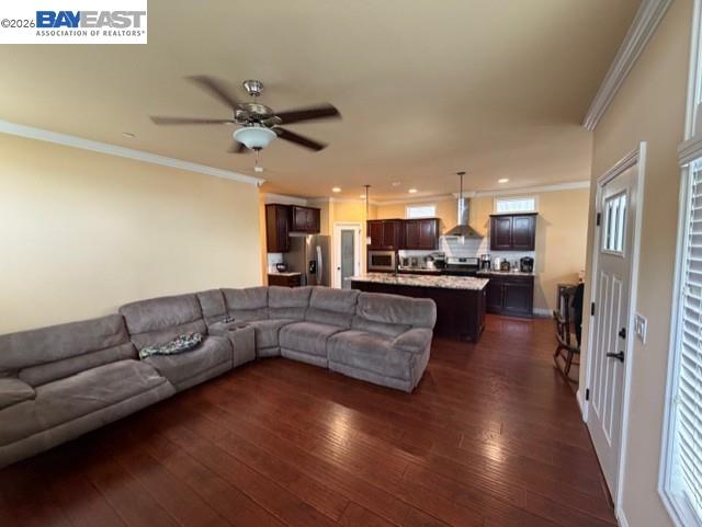 Detail Gallery Image 5 of 21 For 426 Honolulu Circle, Union City,  CA 94587 - 3 Beds | 2 Baths