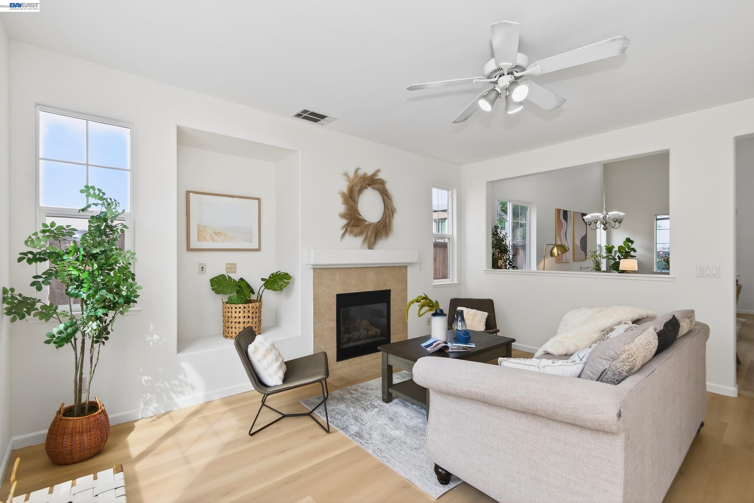 Detail Gallery Image 12 of 49 For 253 Balsam St, Pittsburg,  CA 94565 - 4 Beds | 2/1 Baths