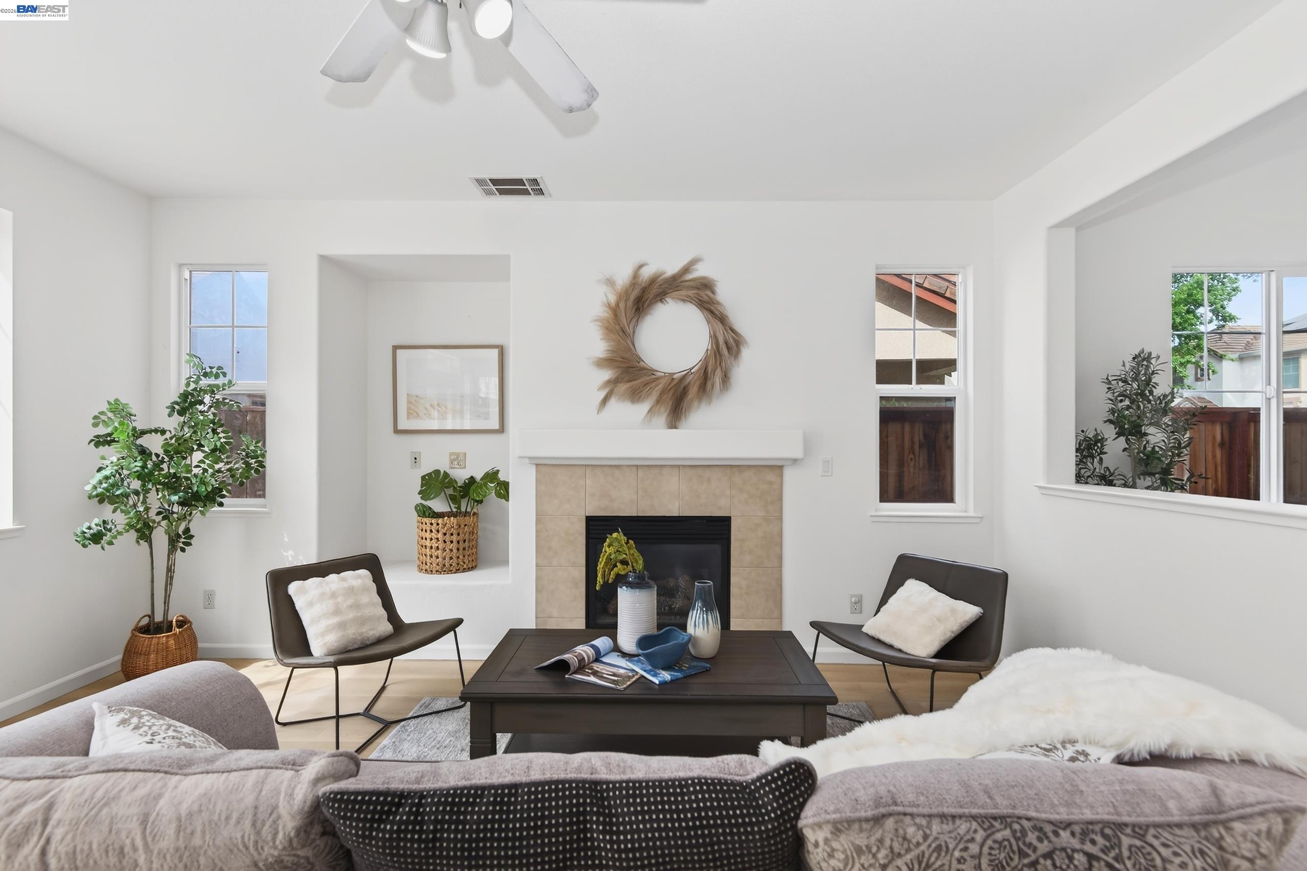 Detail Gallery Image 14 of 49 For 253 Balsam St, Pittsburg,  CA 94565 - 4 Beds | 2/1 Baths