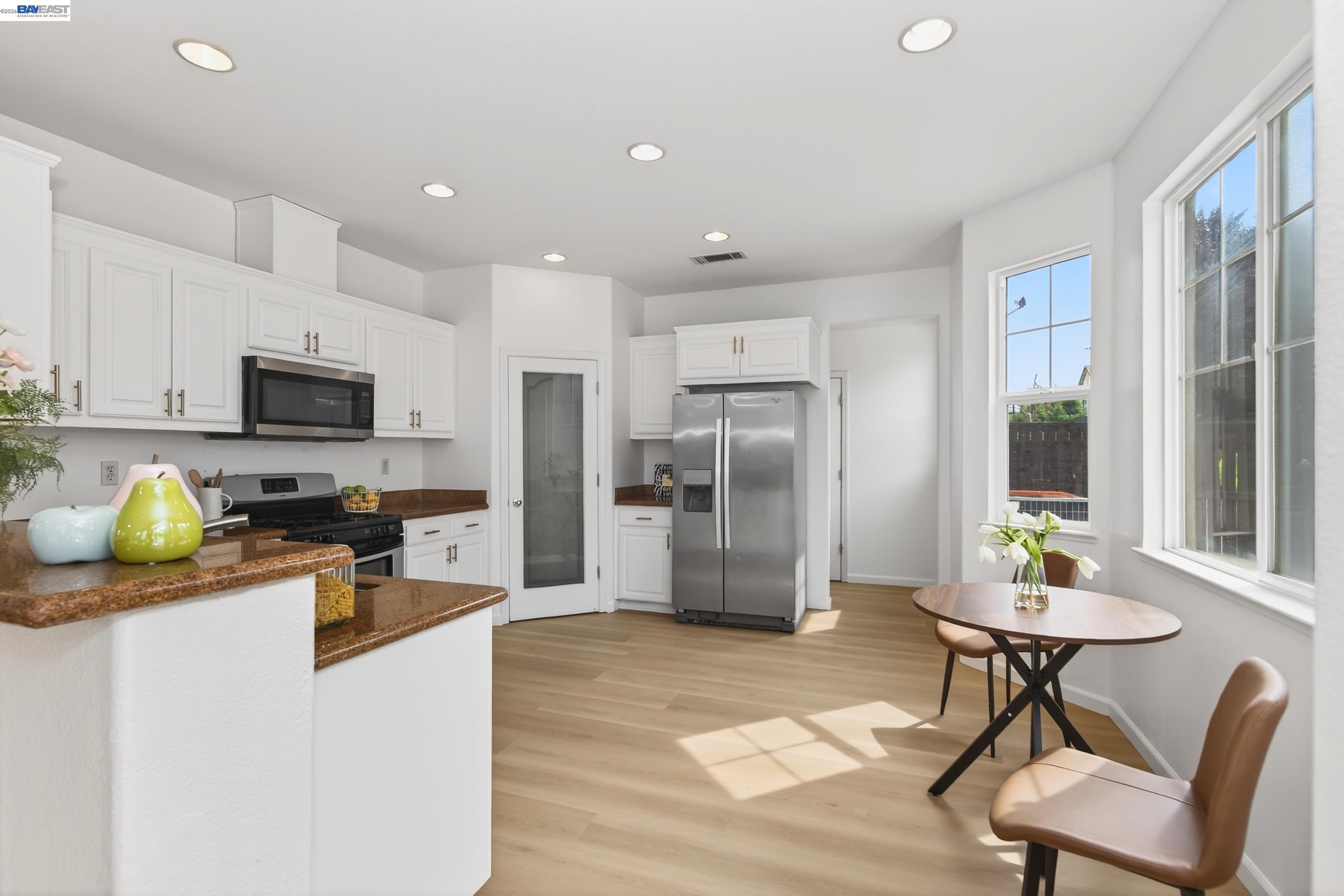 Detail Gallery Image 20 of 49 For 253 Balsam St, Pittsburg,  CA 94565 - 4 Beds | 2/1 Baths