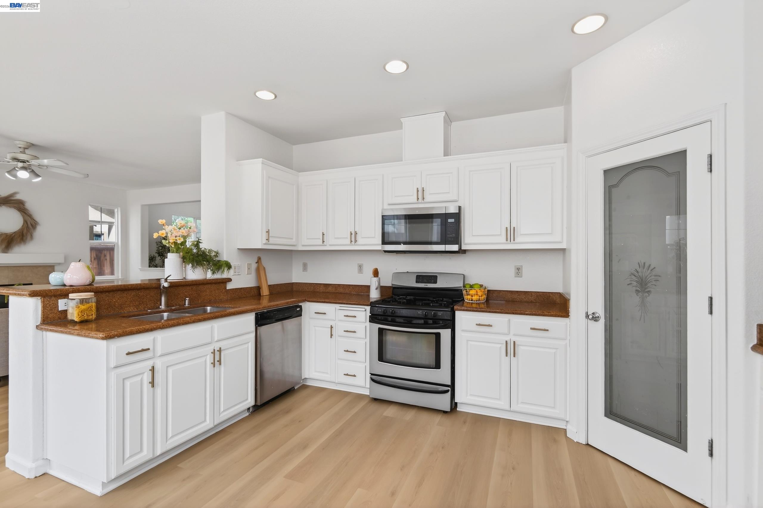 Detail Gallery Image 23 of 49 For 253 Balsam St, Pittsburg,  CA 94565 - 4 Beds | 2/1 Baths