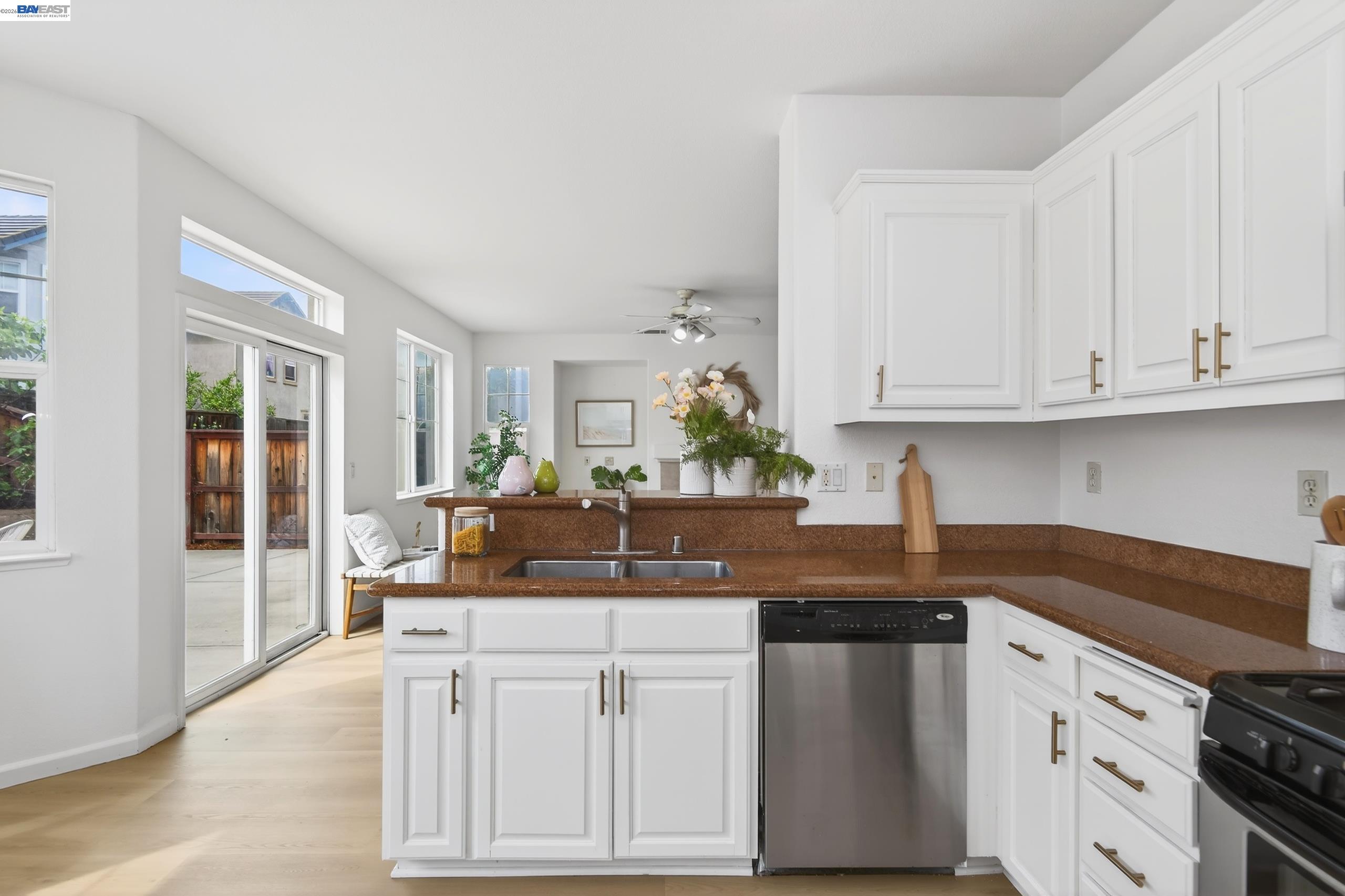 Detail Gallery Image 25 of 49 For 253 Balsam St, Pittsburg,  CA 94565 - 4 Beds | 2/1 Baths