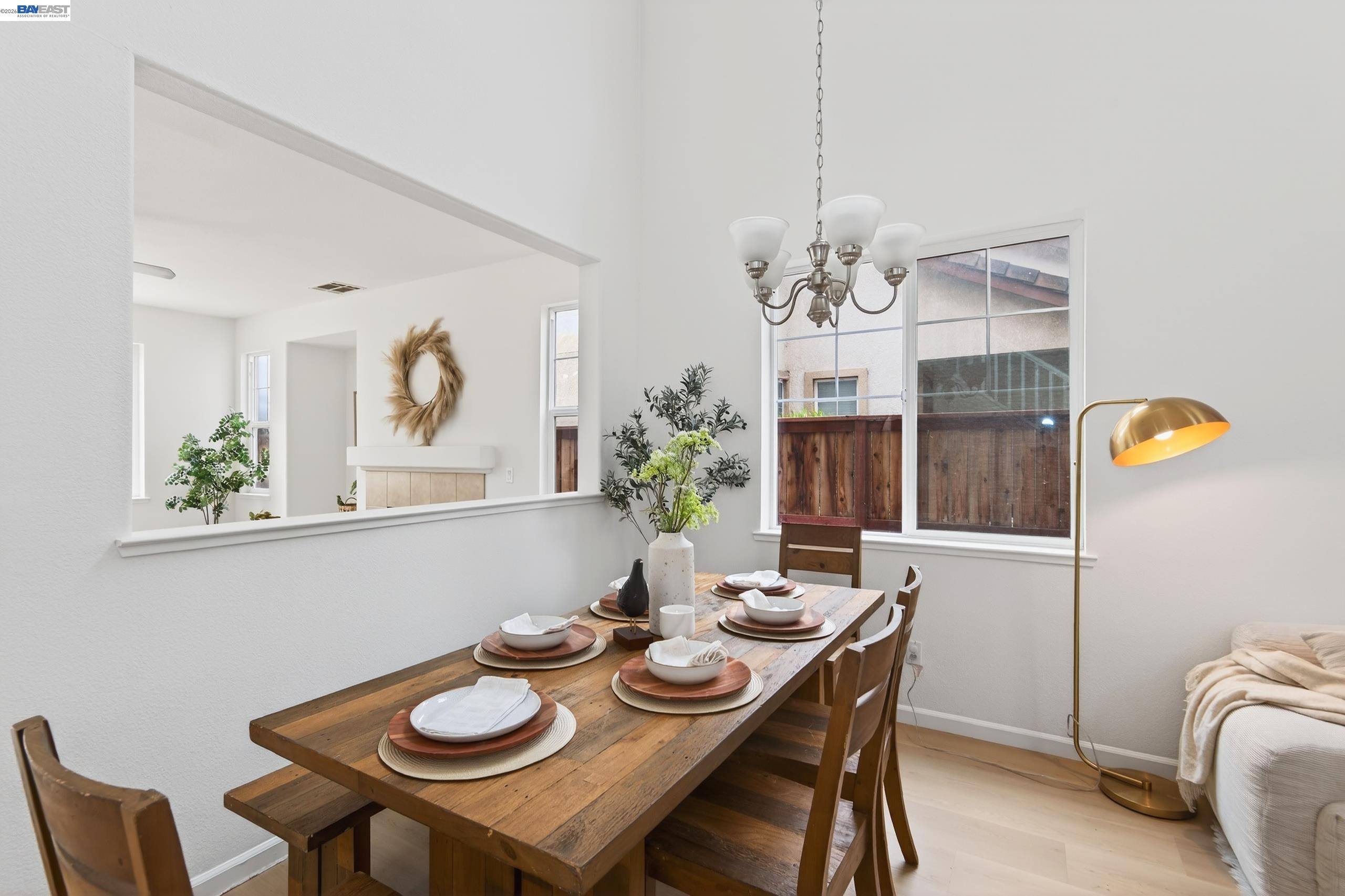 Detail Gallery Image 8 of 49 For 253 Balsam St, Pittsburg,  CA 94565 - 4 Beds | 2/1 Baths