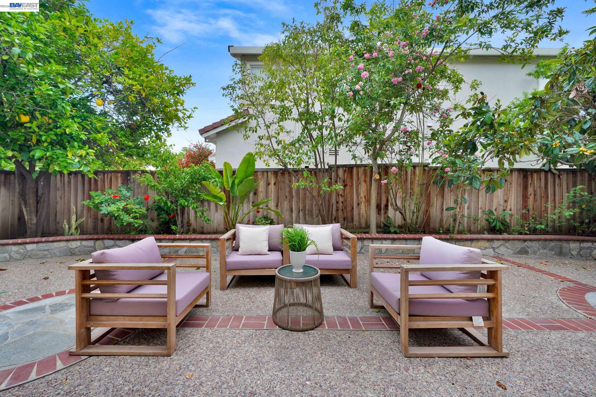 Detail Gallery Image 24 of 33 For 37489 Summer Holly Cmn, Fremont,  CA 94536 - 4 Beds | 2/1 Baths