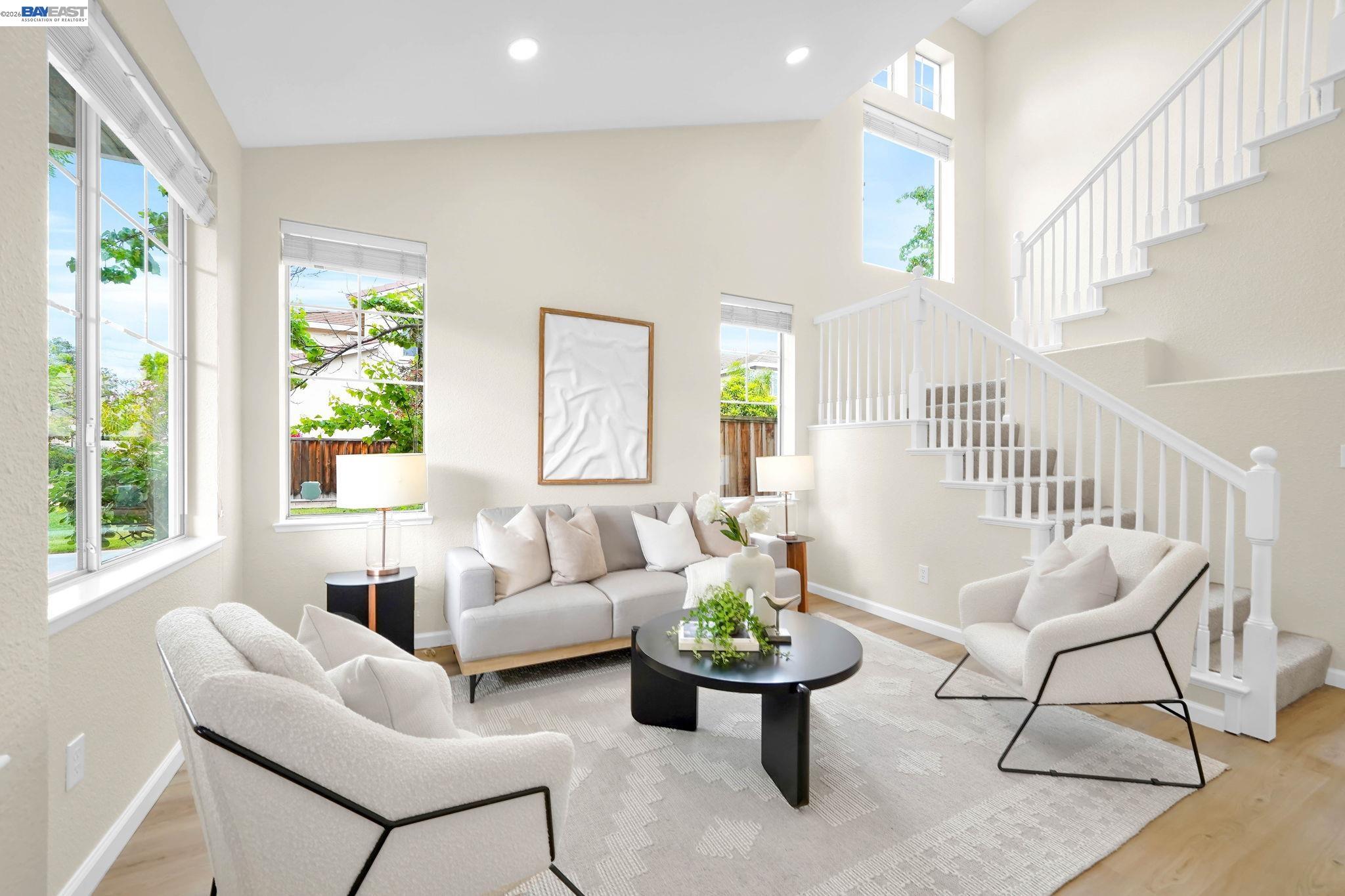 Detail Gallery Image 4 of 33 For 37489 Summer Holly Cmn, Fremont,  CA 94536 - 4 Beds | 2/1 Baths