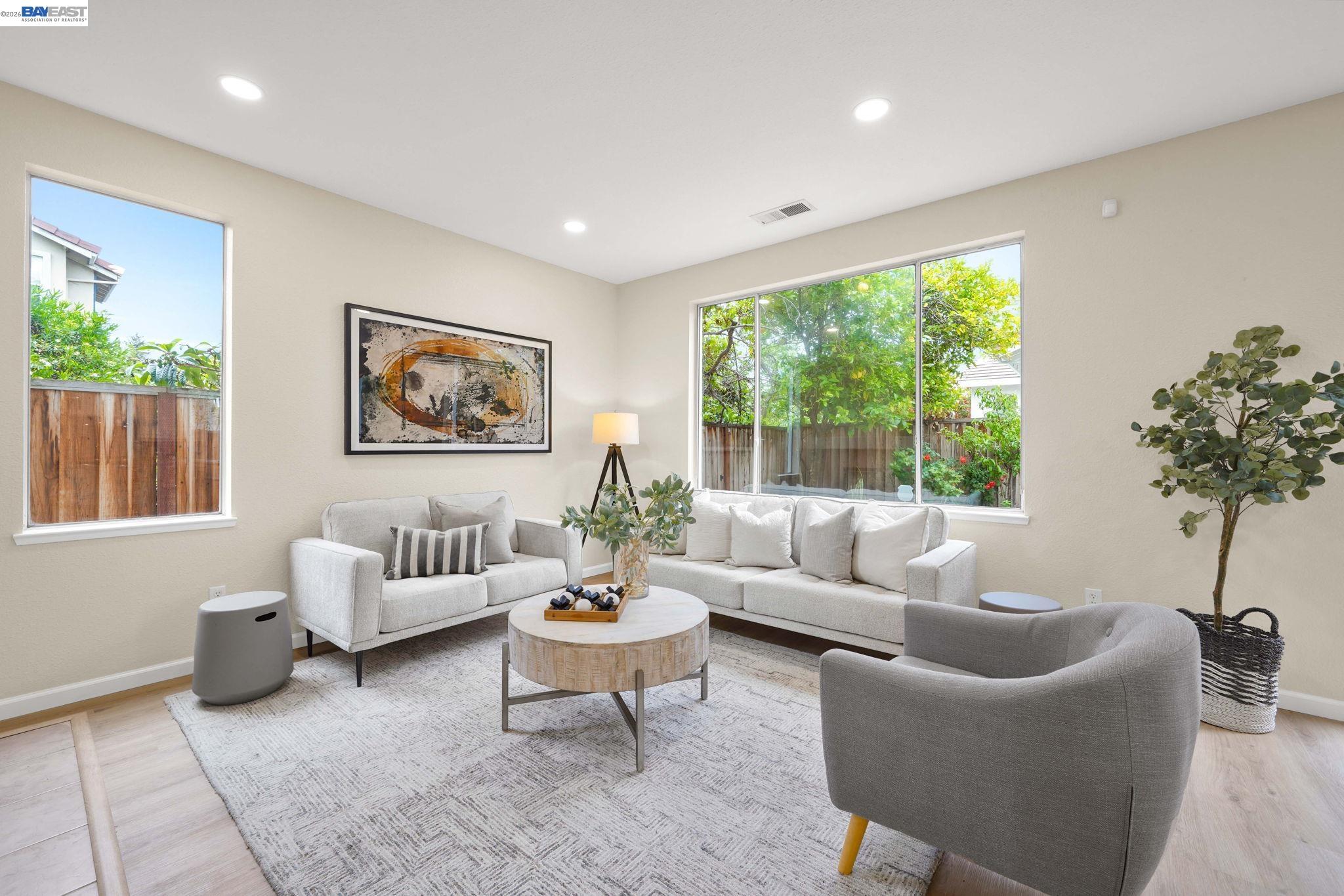 Detail Gallery Image 7 of 33 For 37489 Summer Holly Cmn, Fremont,  CA 94536 - 4 Beds | 2/1 Baths