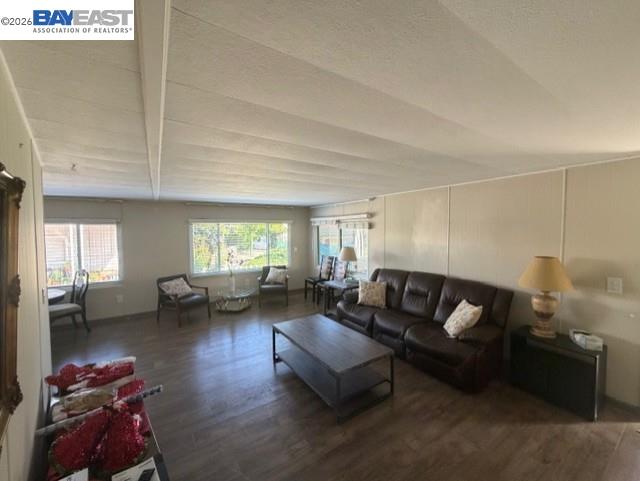 Detail Gallery Image 3 of 31 For 43 Palm Drive, Union City,  CA 94587 - 2 Beds | 2 Baths