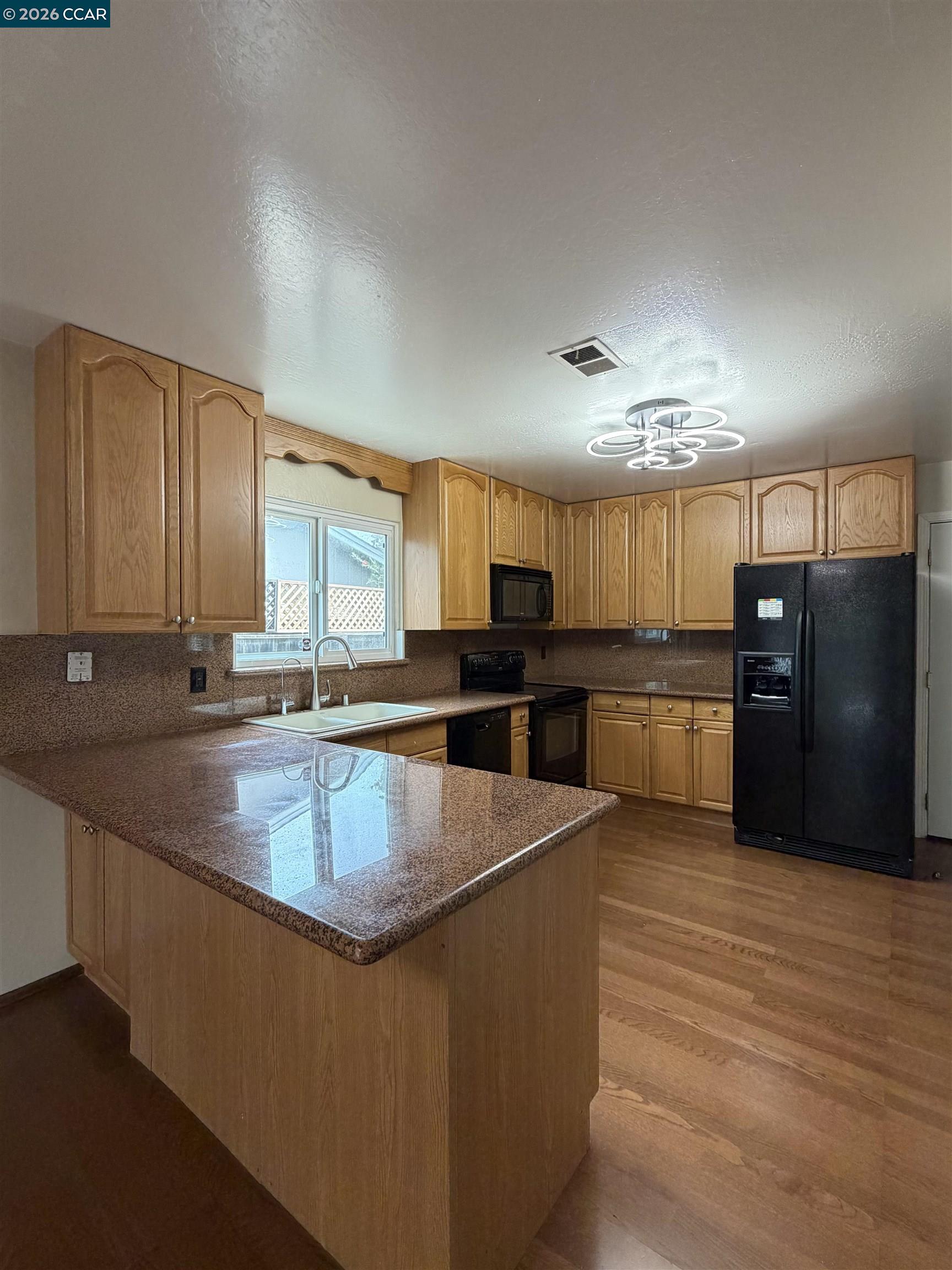 Detail Gallery Image 2 of 30 For 1209 Saint Louis, Concord,  CA 94518-3930 - 3 Beds | 2 Baths