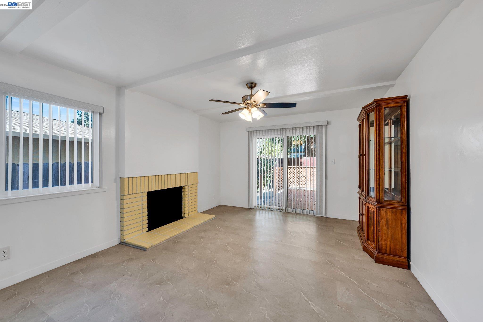 Detail Gallery Image 12 of 24 For 1810 Boxwood Dr, Concord,  CA 94519 - 5 Beds | 2/1 Baths