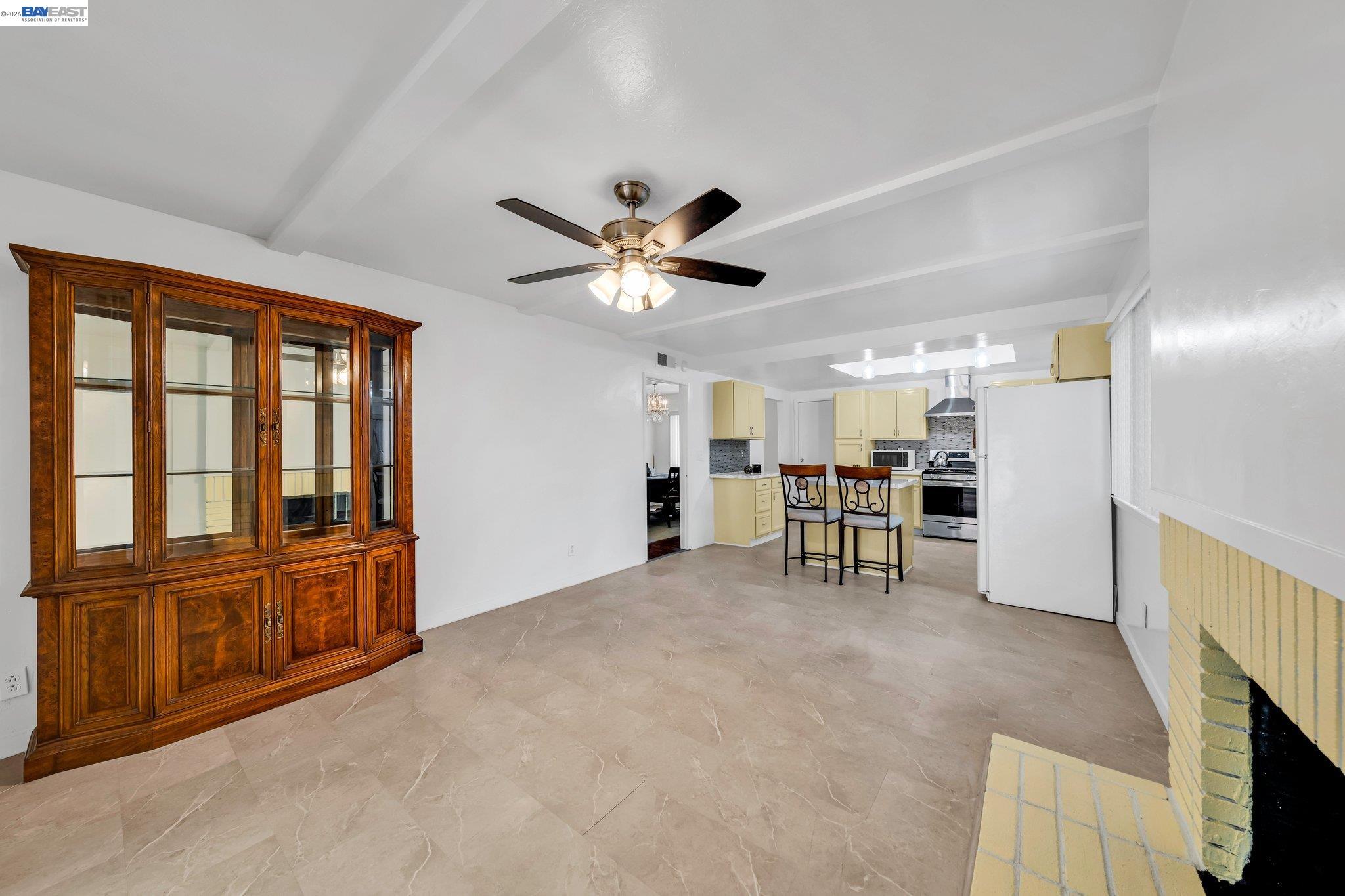 Detail Gallery Image 13 of 24 For 1810 Boxwood Dr, Concord,  CA 94519 - 5 Beds | 2/1 Baths