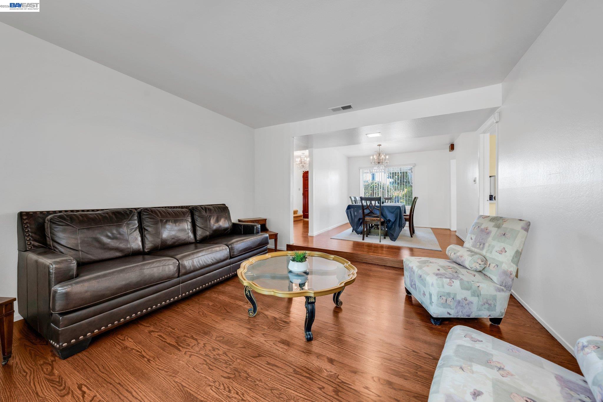 Detail Gallery Image 15 of 24 For 1810 Boxwood Dr, Concord,  CA 94519 - 5 Beds | 2/1 Baths