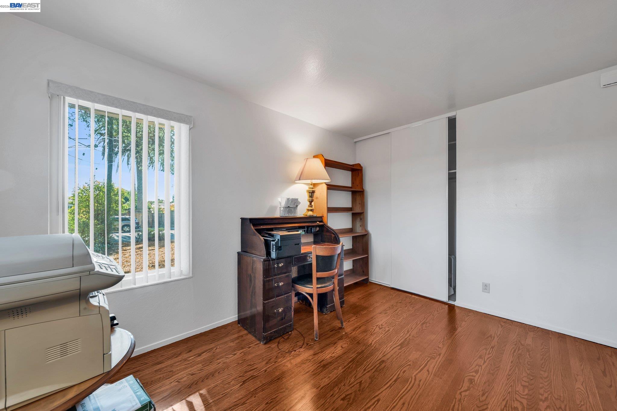 Detail Gallery Image 5 of 24 For 1810 Boxwood Dr, Concord,  CA 94519 - 5 Beds | 2/1 Baths