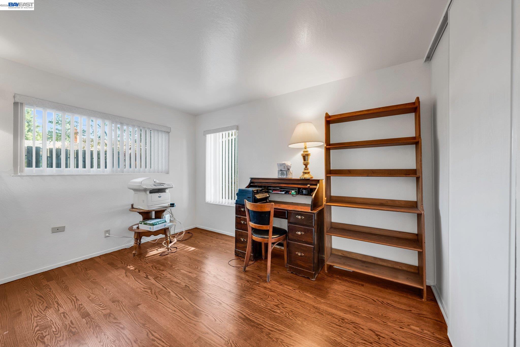 Detail Gallery Image 6 of 24 For 1810 Boxwood Dr, Concord,  CA 94519 - 5 Beds | 2/1 Baths