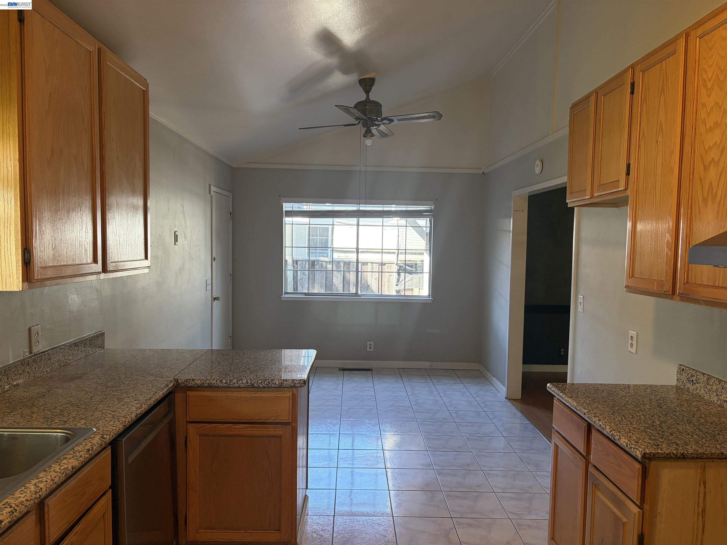 Detail Gallery Image 14 of 17 For 6404 Camden Ave, San Jose,  CA 95120 - 4 Beds | 2 Baths